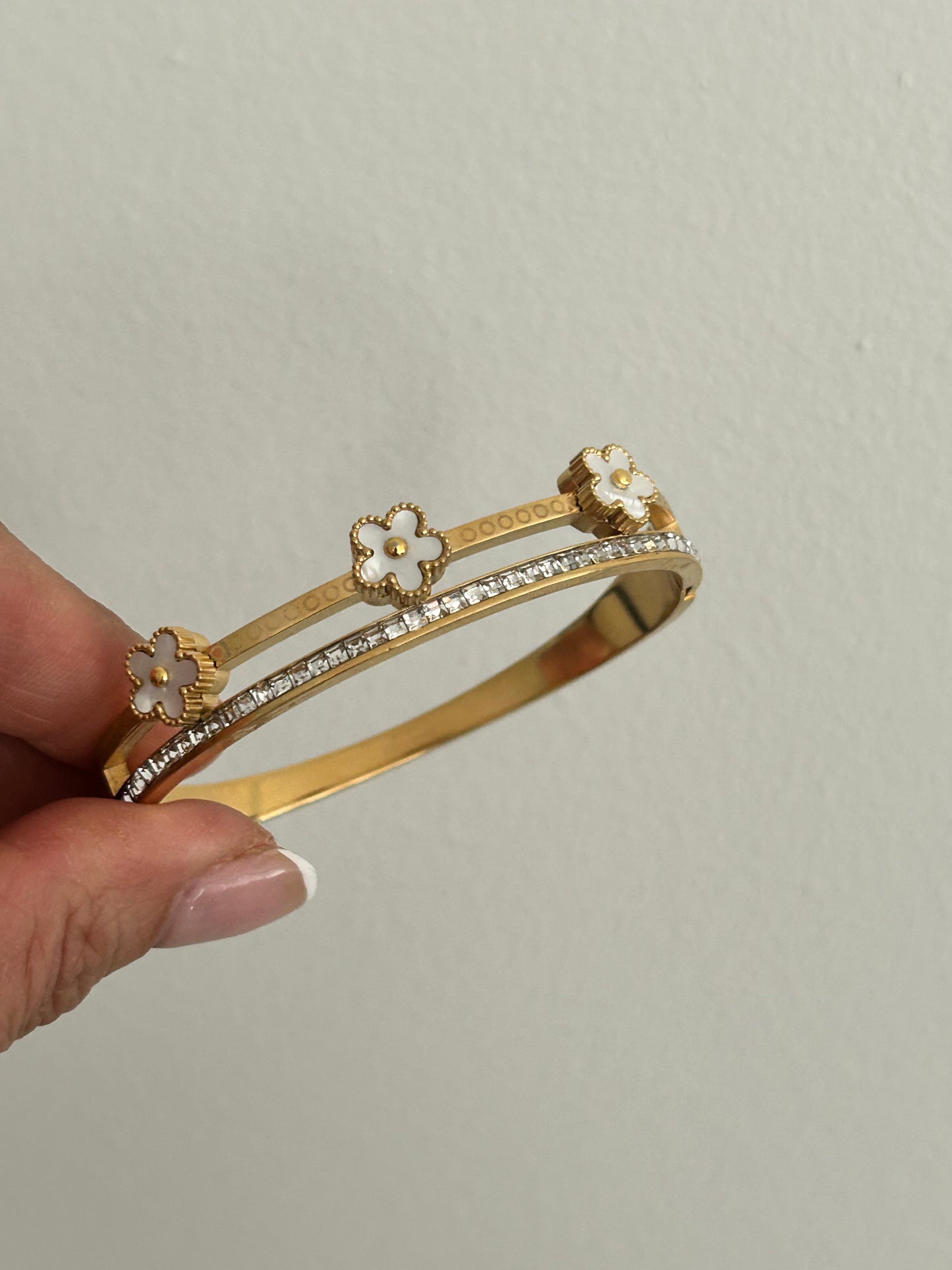 Lyra bangle