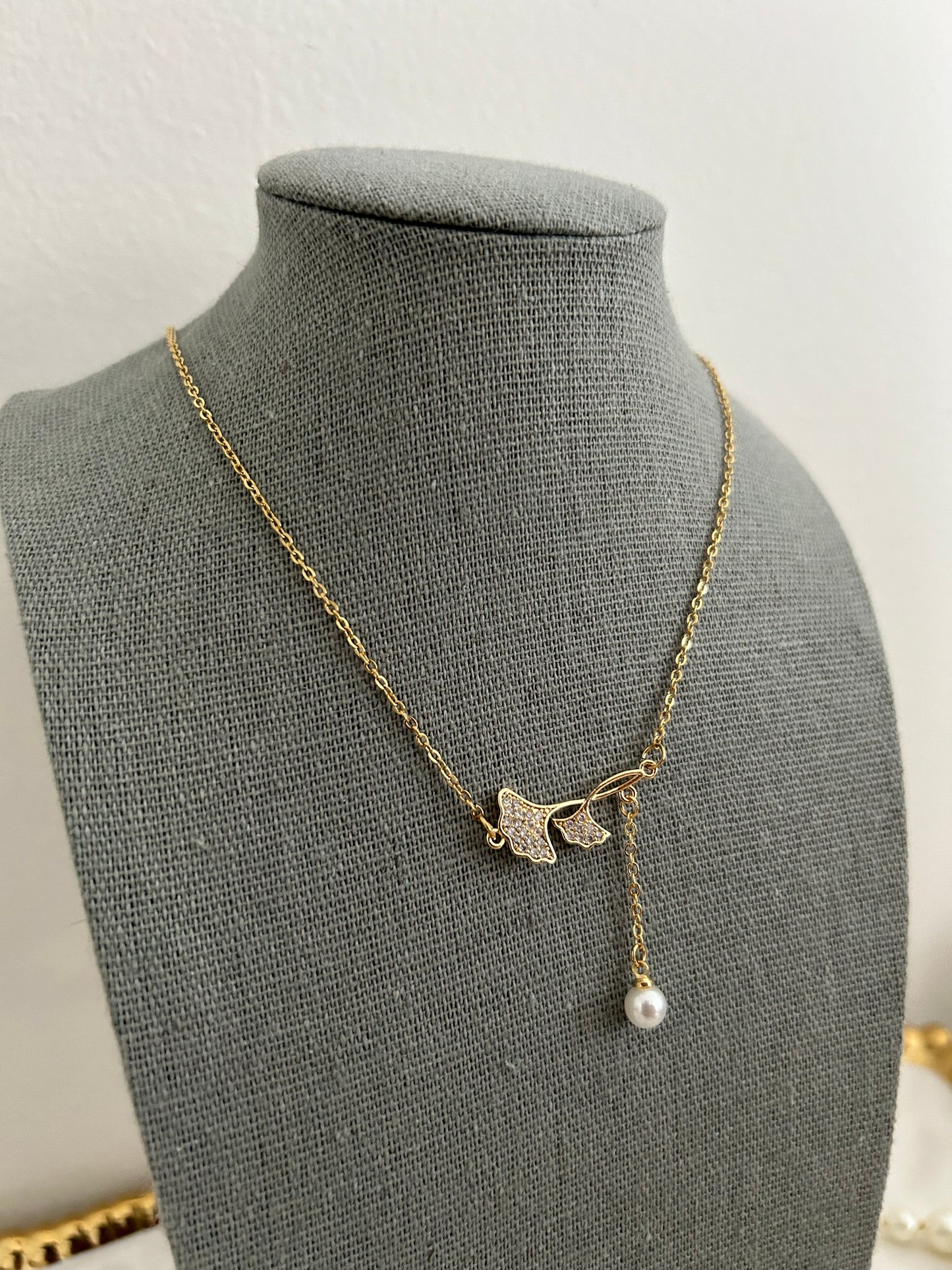 Larissa Necklace • Delicate Floral Pearl Necklace