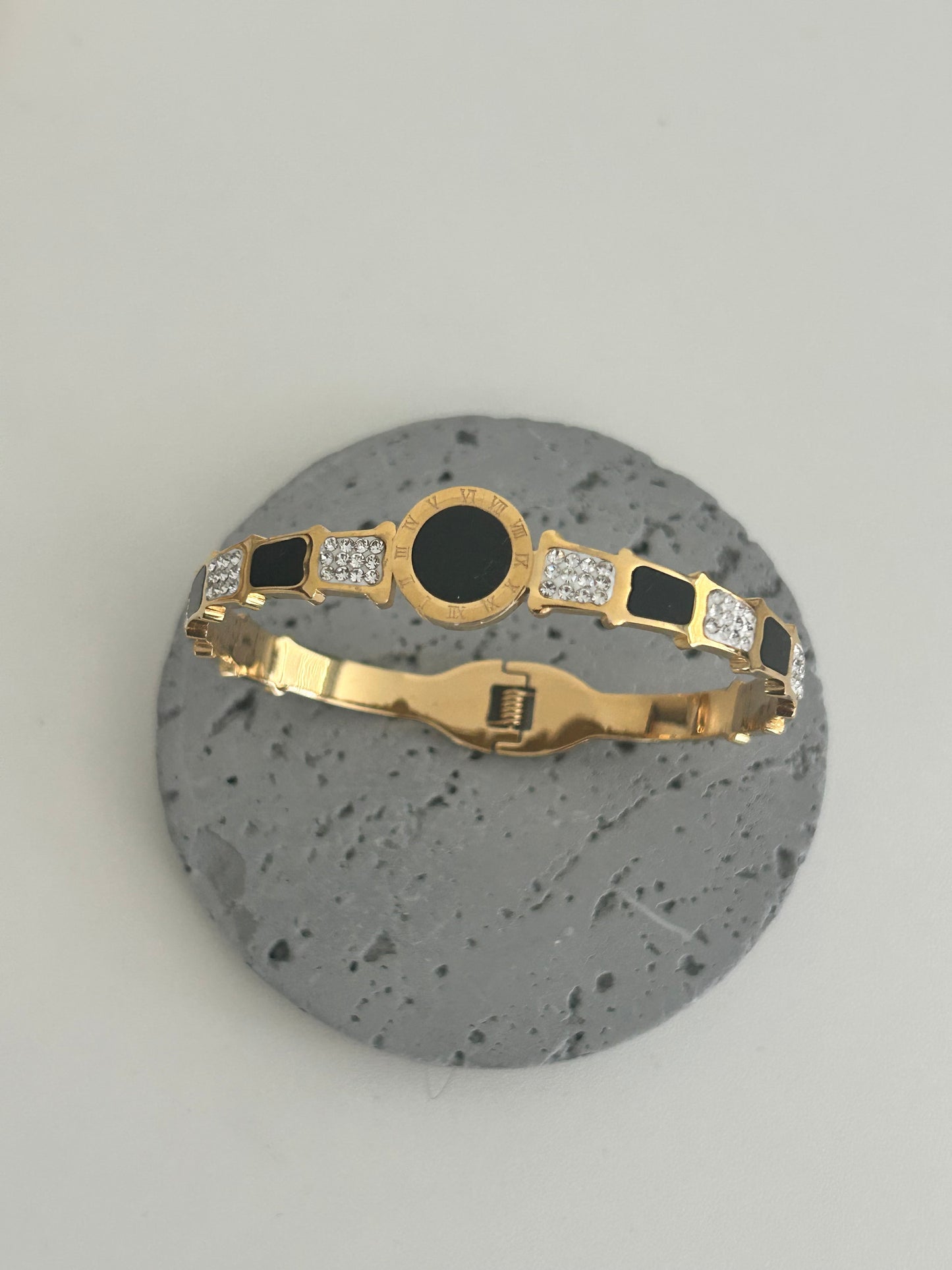 Elowen bangle • Black Bangle