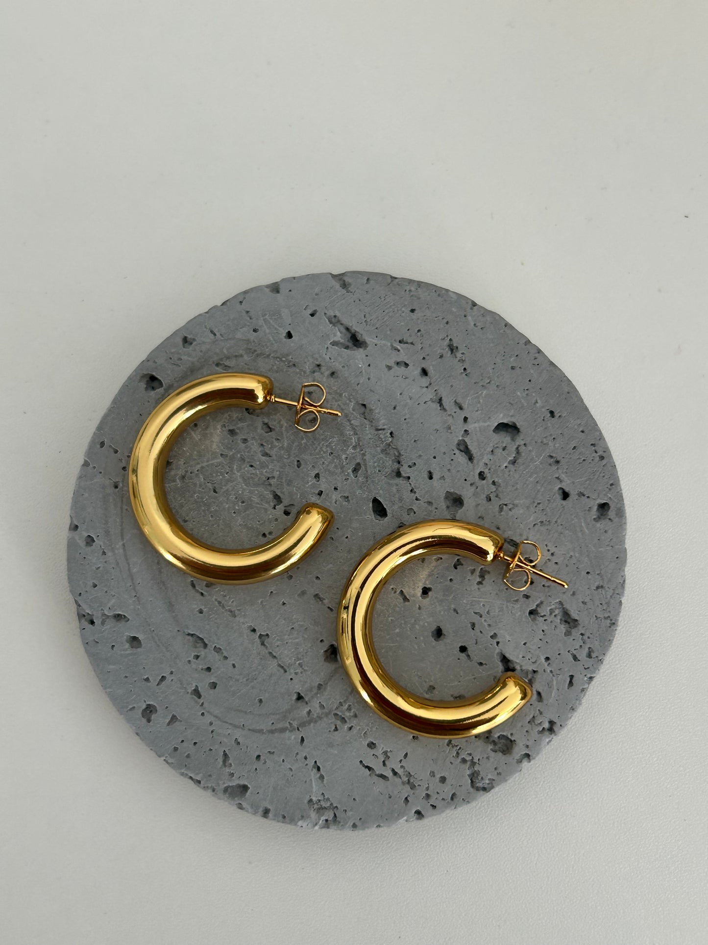 Wajiha Hoop Earrings