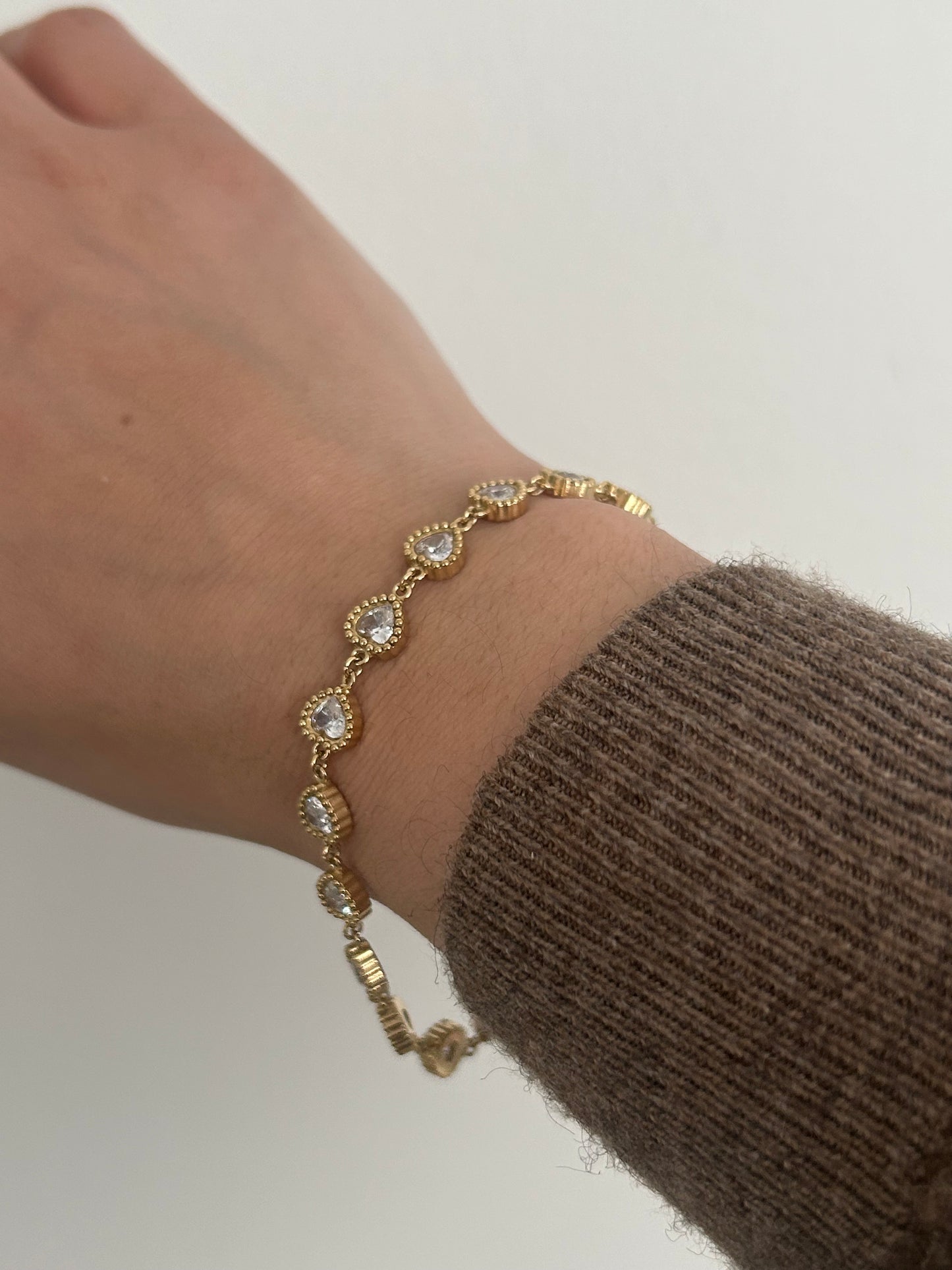 Laiha Bracelet • Dainty gold sparkle heart bracelet