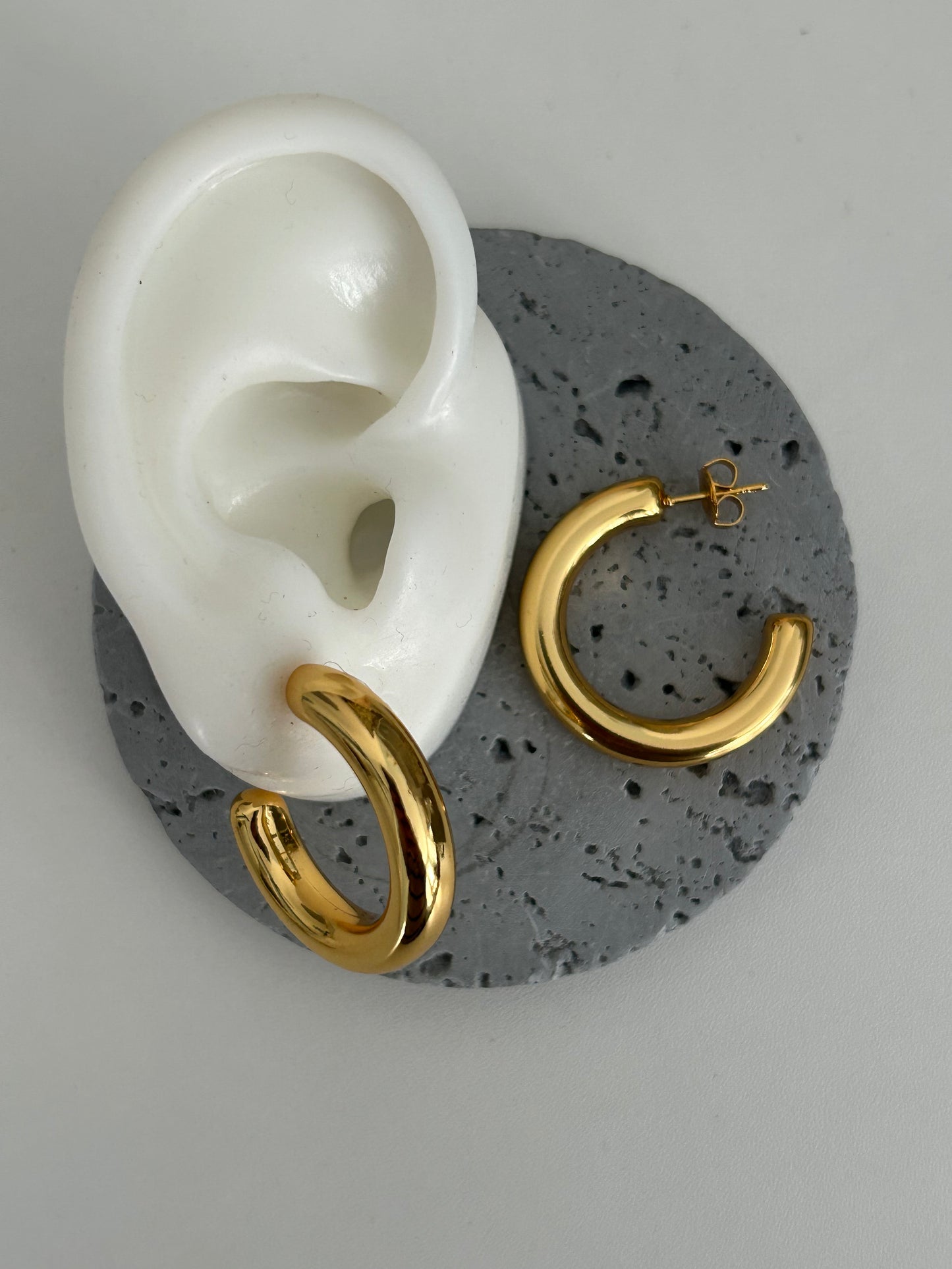 Wajiha Hoop Earrings