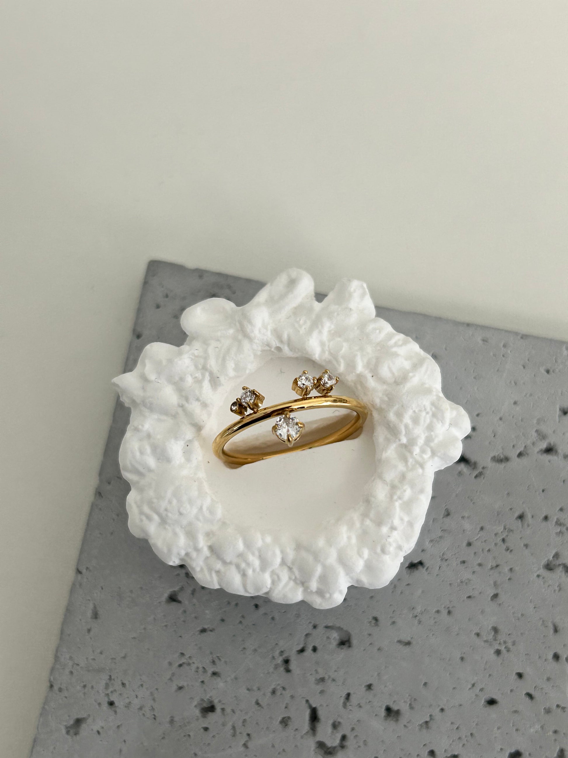 Anti tarnish 18k gold plated ring over stainless steel