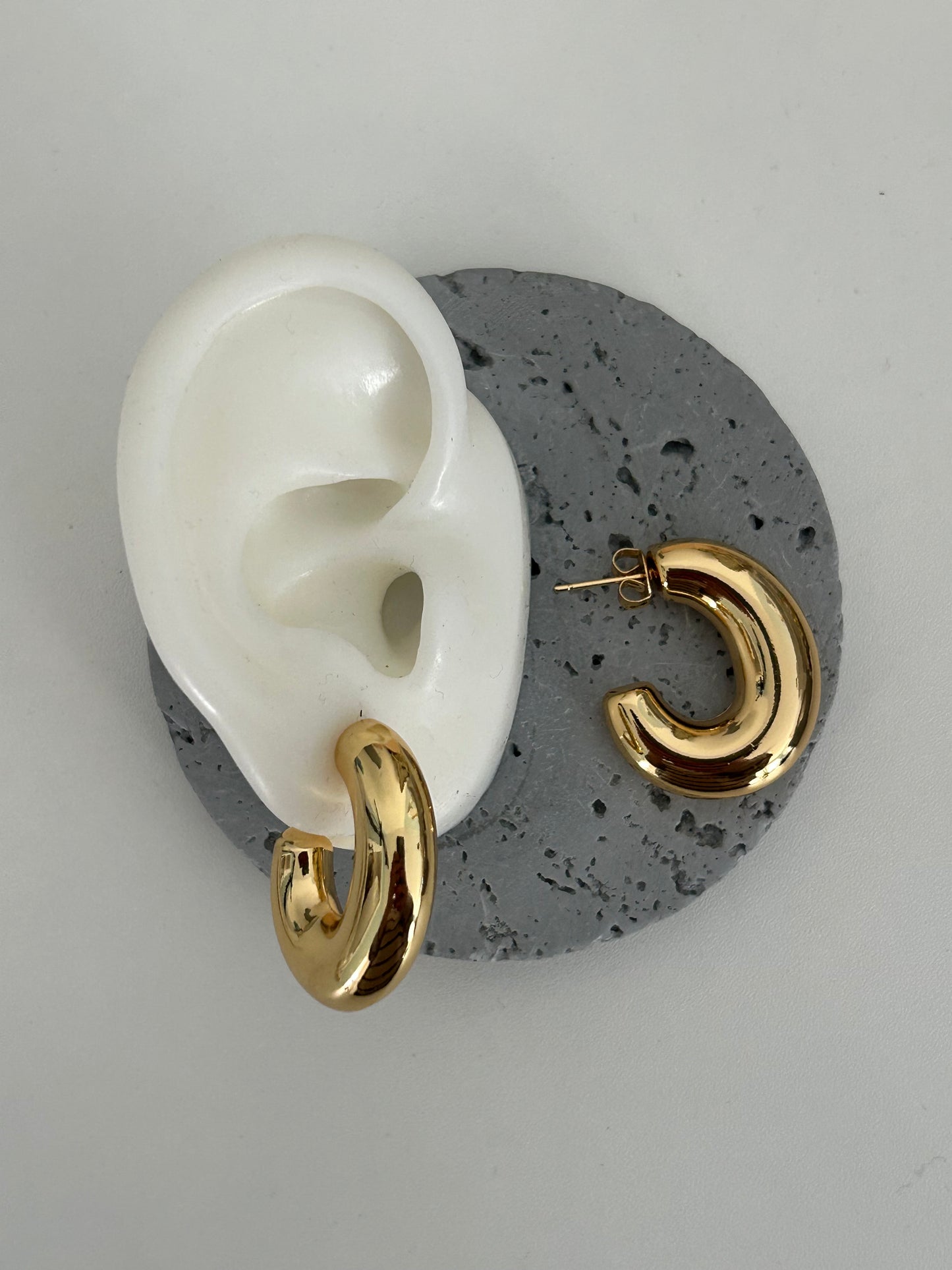 Daphne Hoop Earring