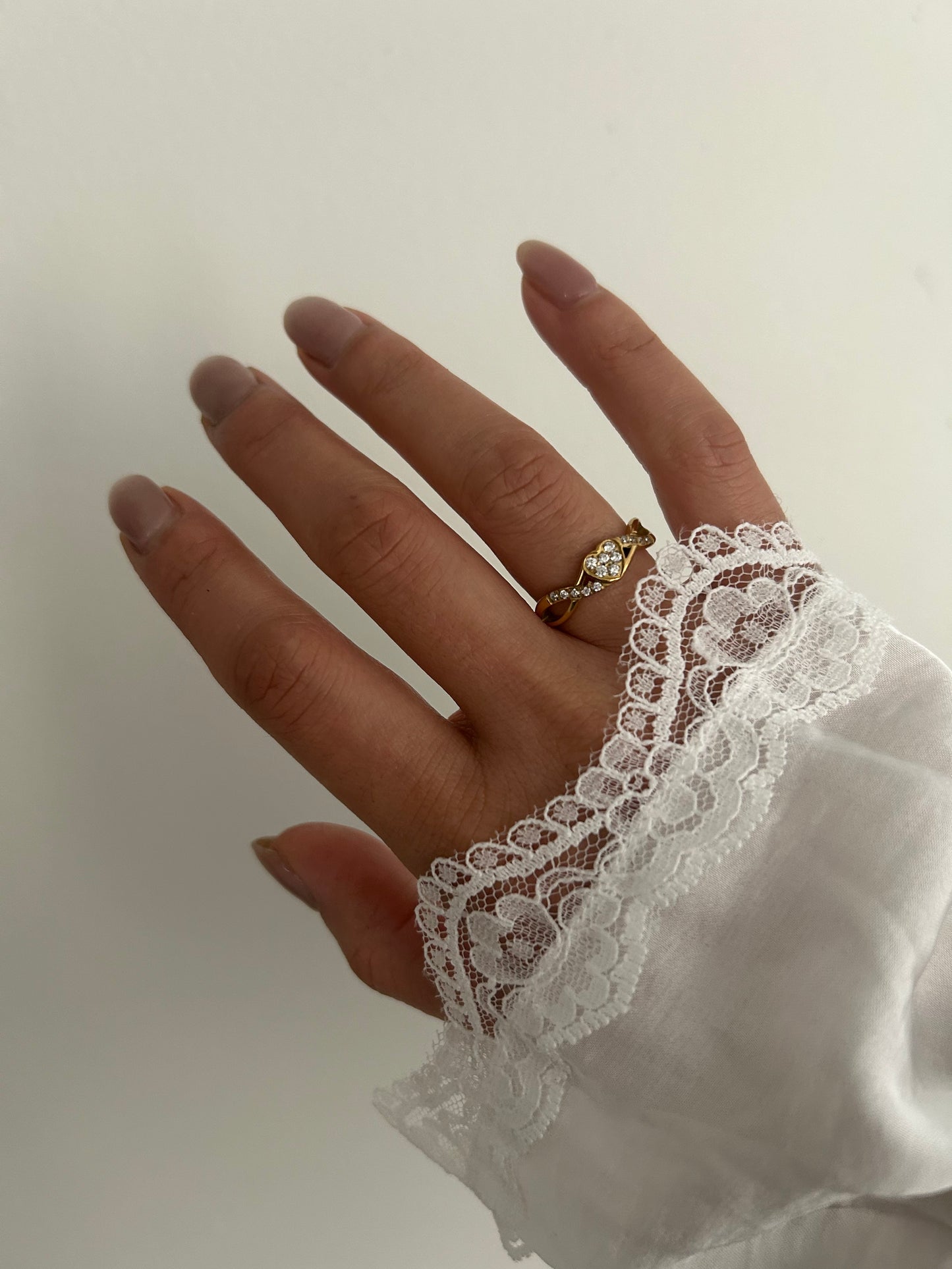 Mehek ring • gold heart ring