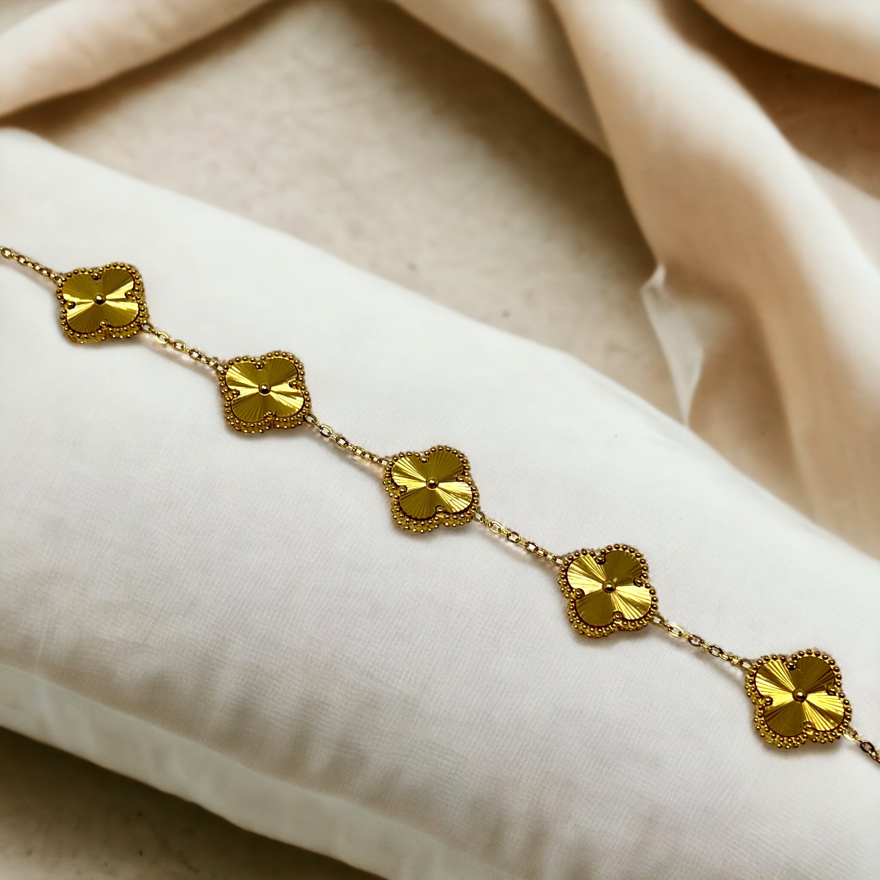 Four-leaf Gold clover bracelet