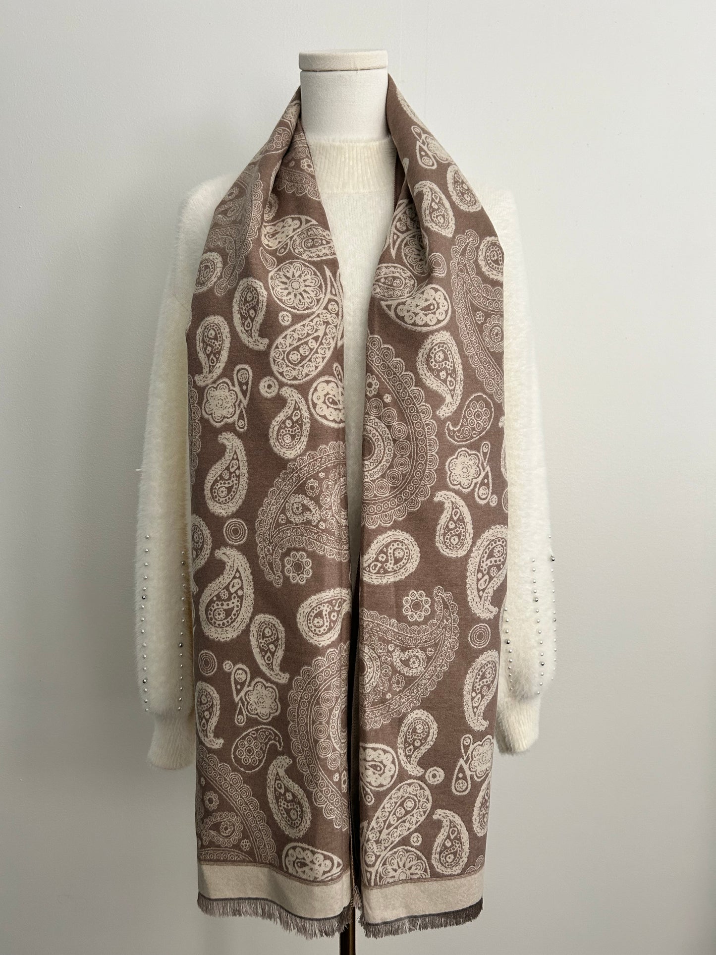 Cashmere feel shawl with paisley prints