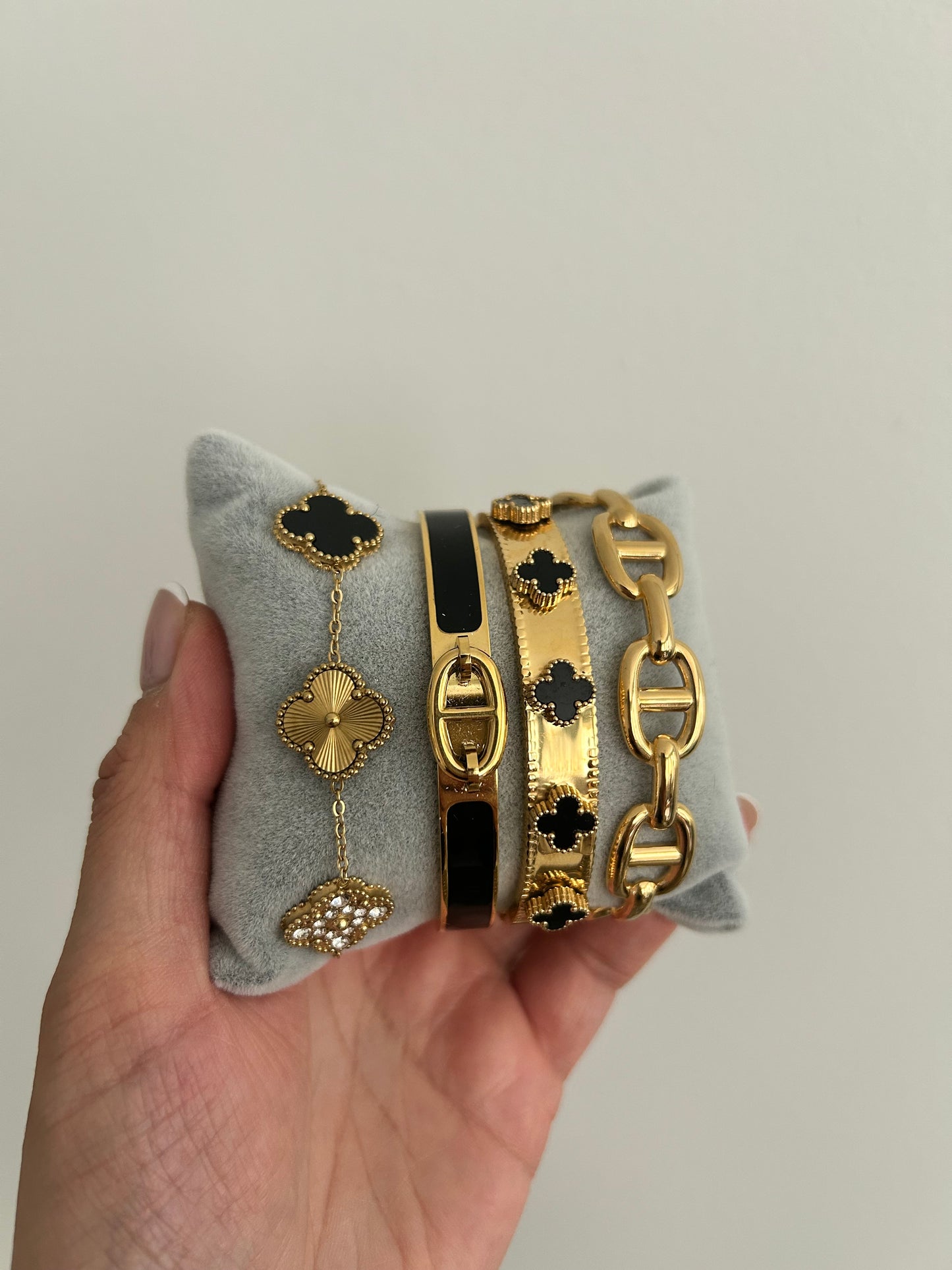 Ramsha bangle • Black Clover Bangle