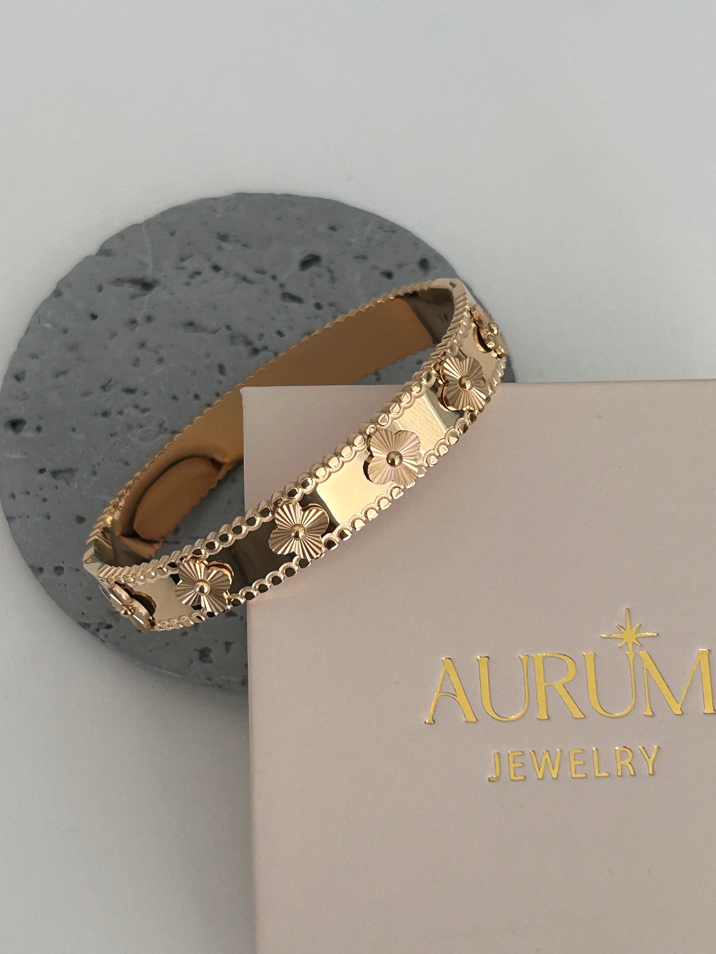 Samina bangle Gold Clover Bangle