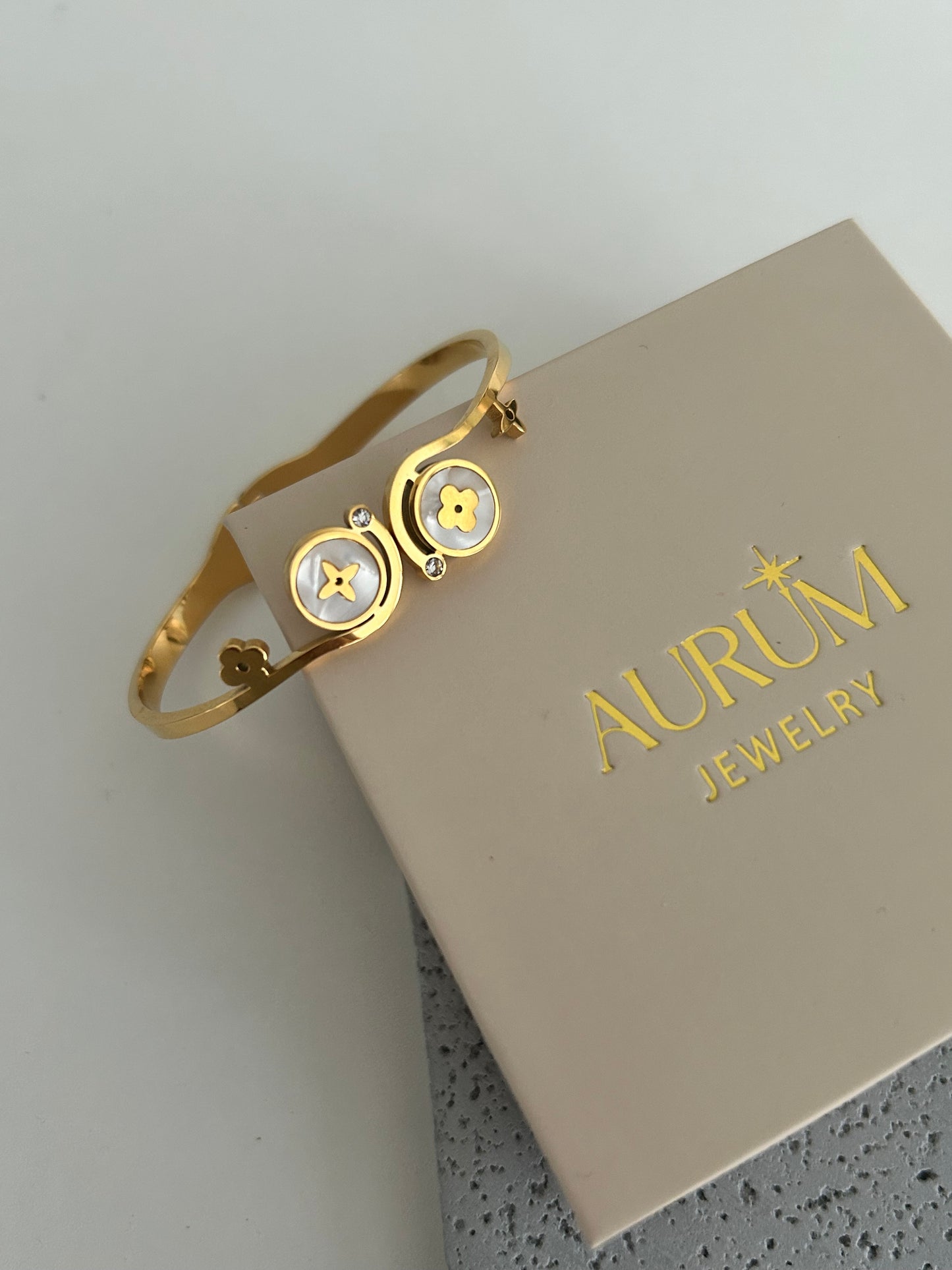 Carine bangle