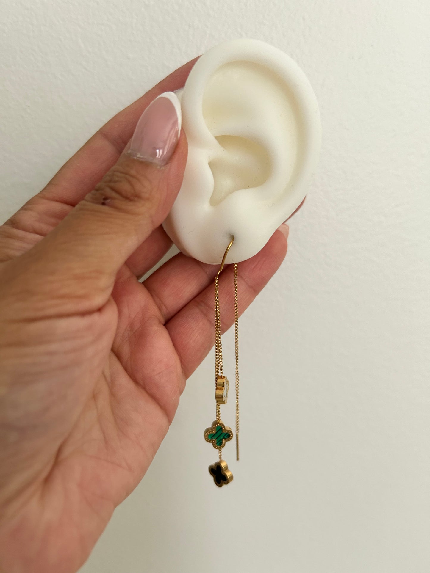 Gia earrings - Floating Clovers Threader Earrings