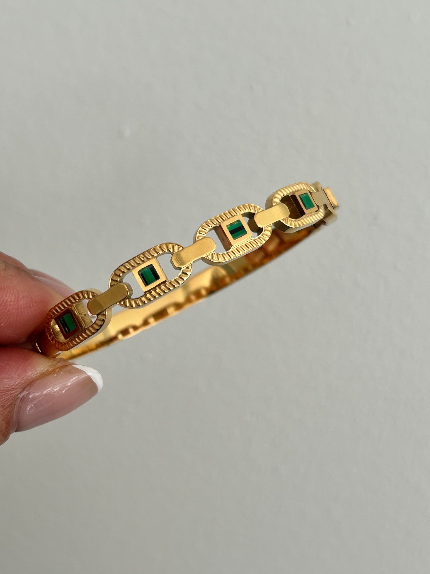 Leila bangle • Green crystals