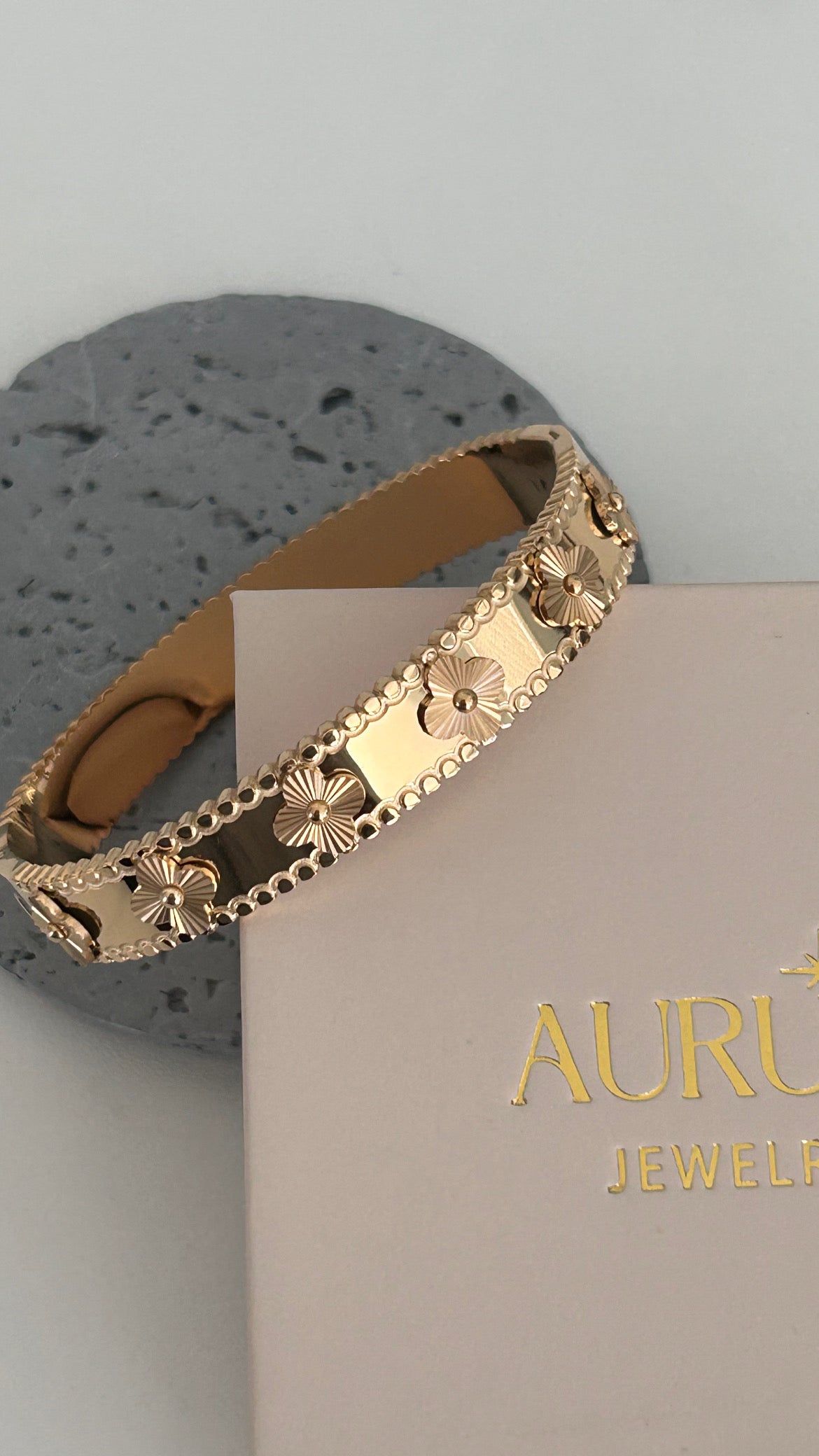 Samina bangle Gold Clover Bangle