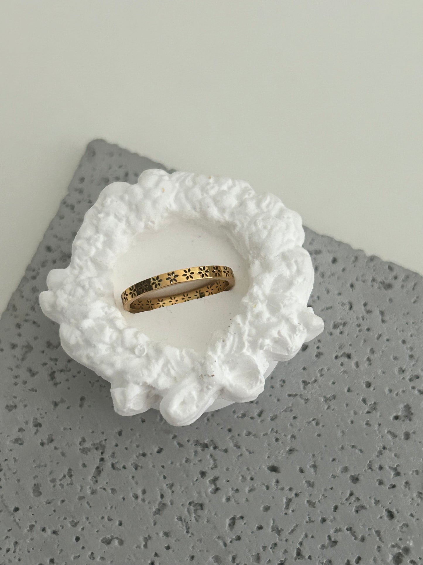 Anna ring • Dainty Stackable ring with flowers details