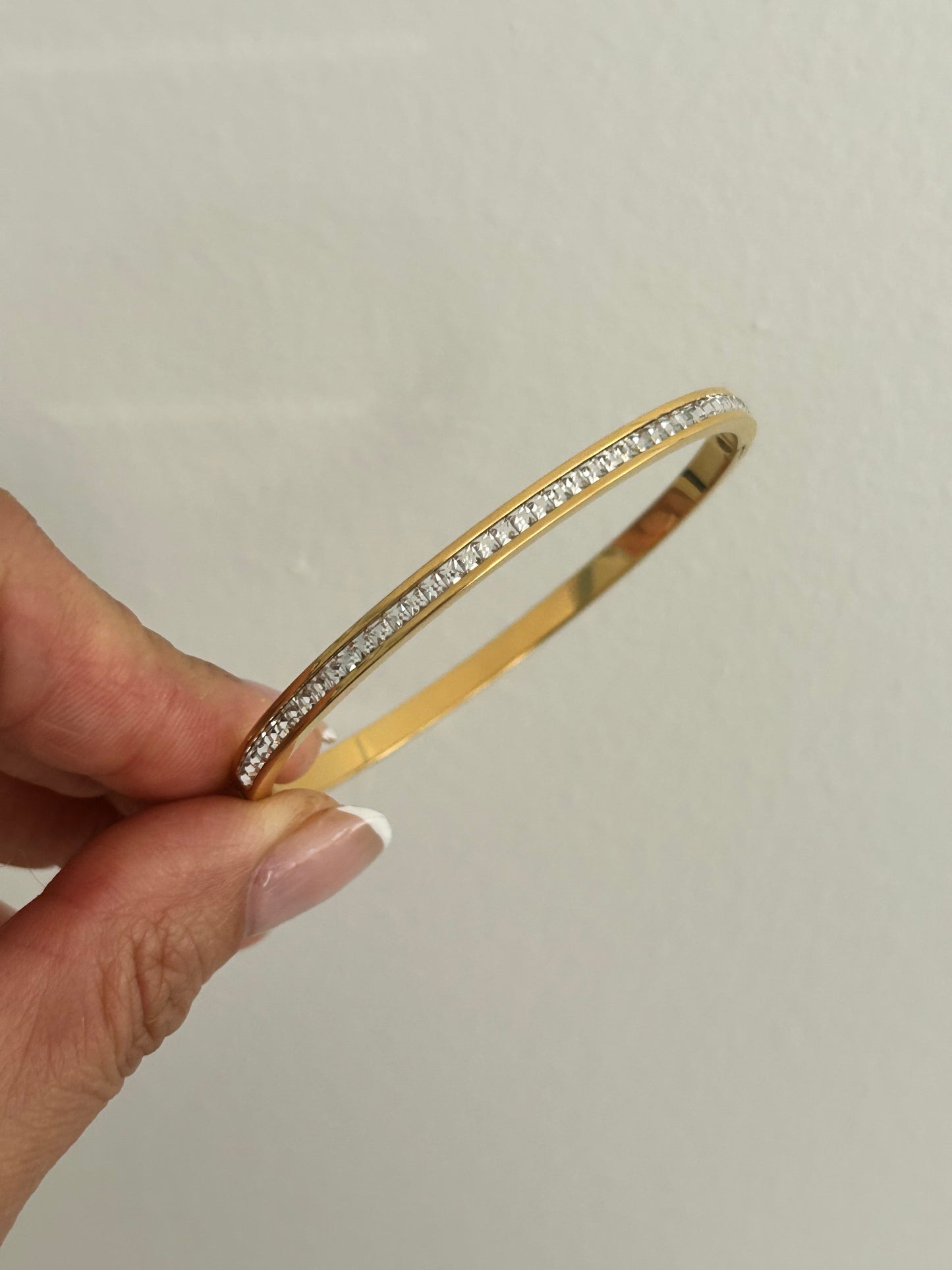 Afsaneh bangle - Must-have Gold Bangle with rhinestones