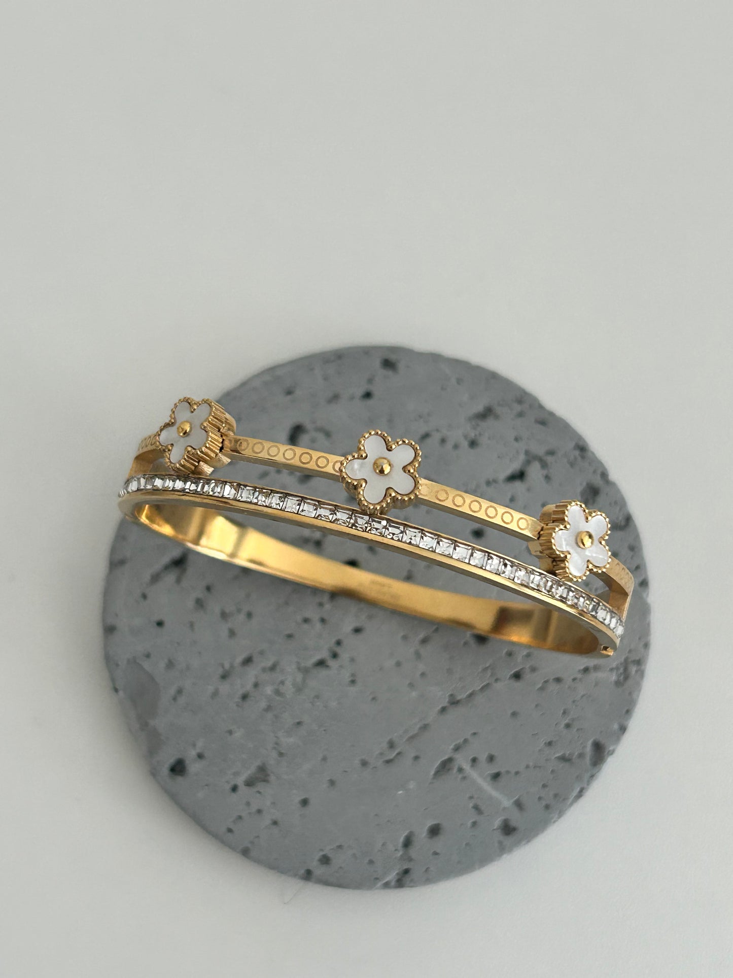 Lyra bangle