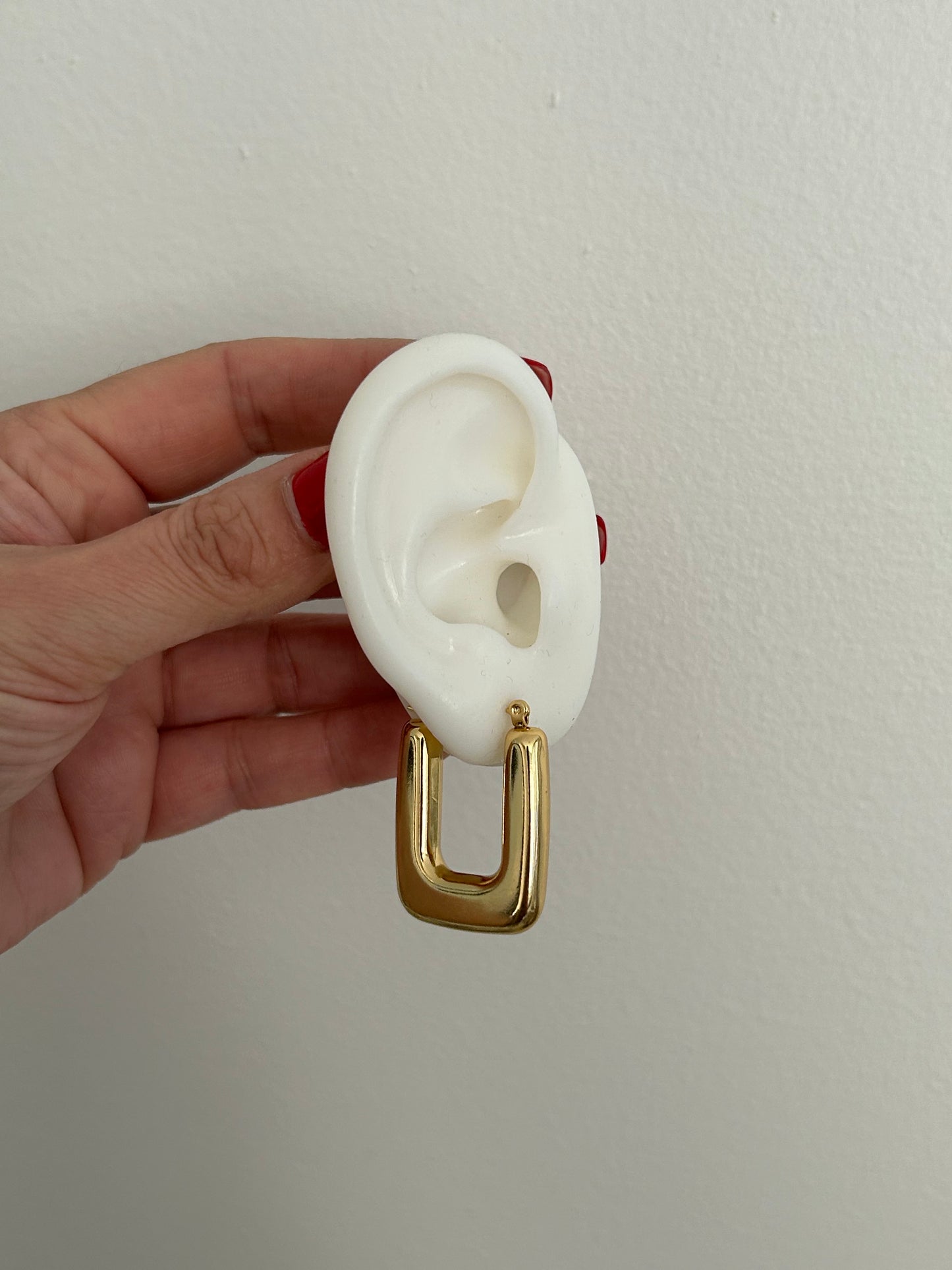 Risa Hoop Earrings