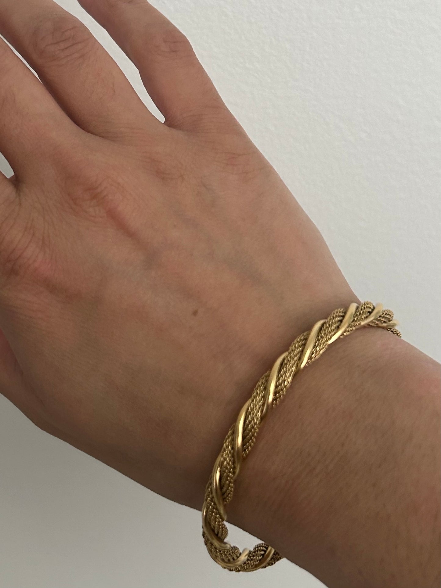 Reine Cuff bangle • Adjustable cuff bangle