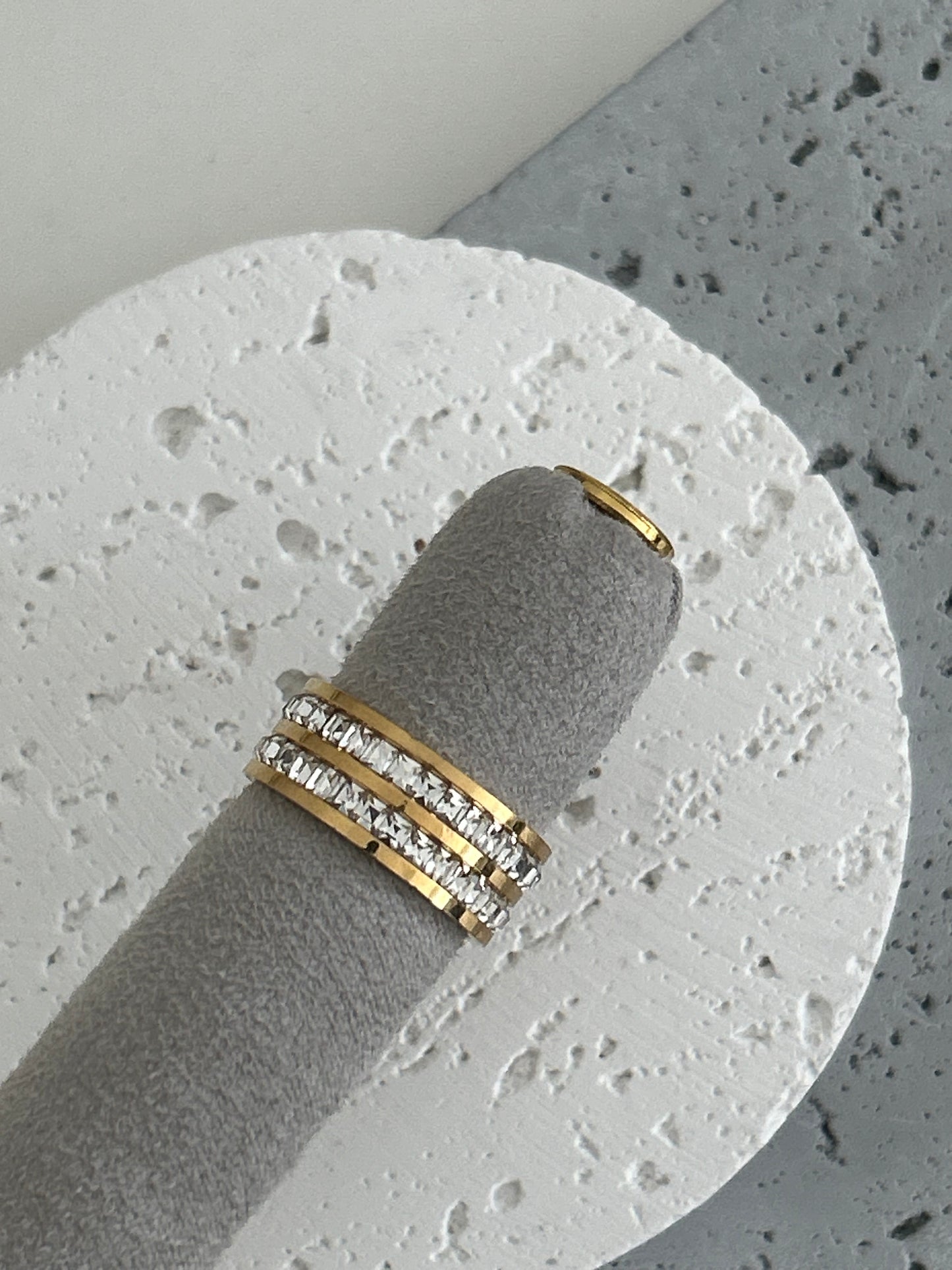 non tarnish bling band ring with double