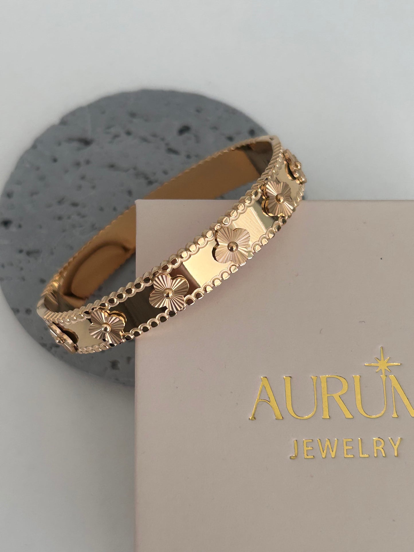 Samina bangle Gold Clover Bangle