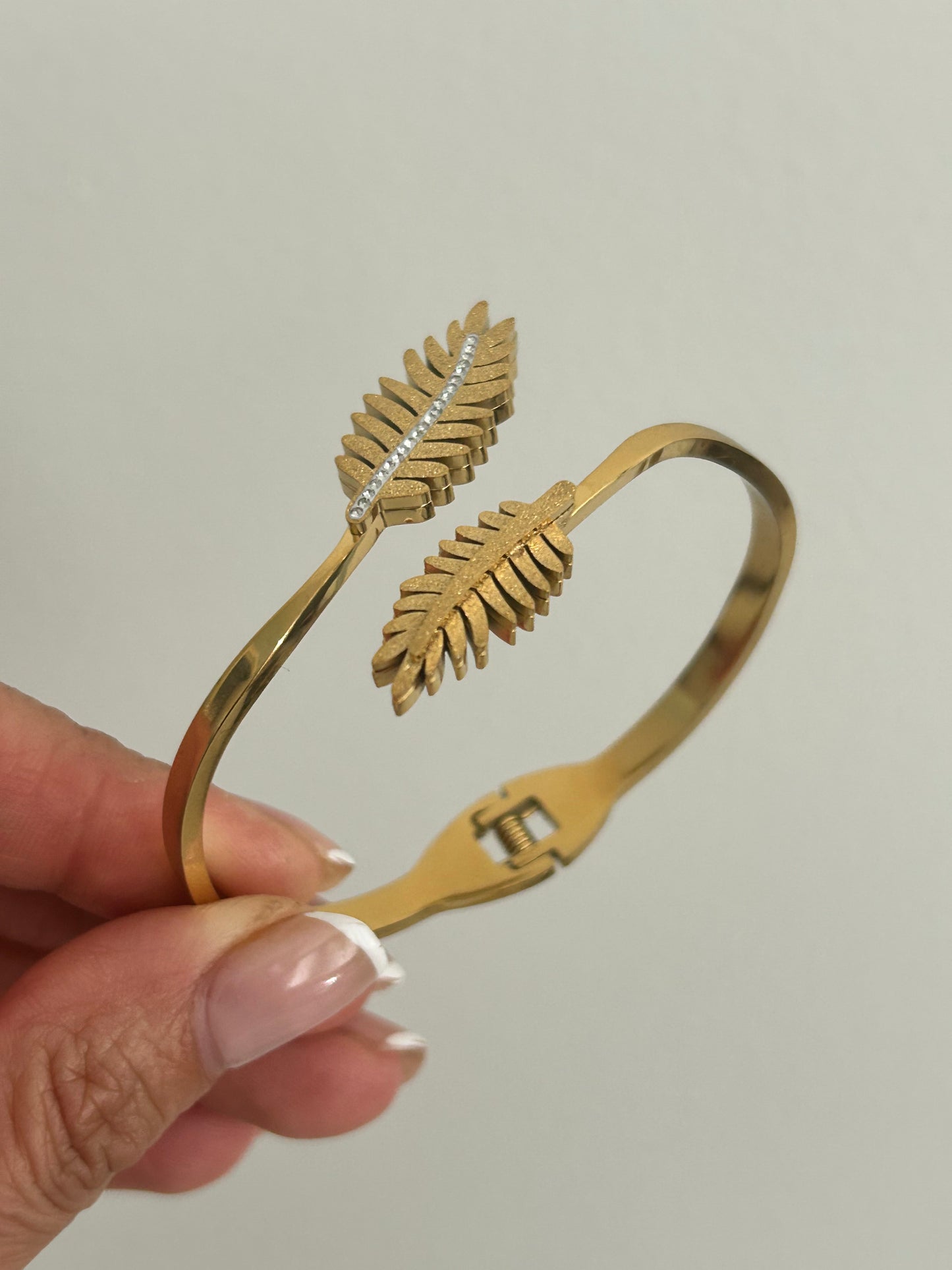 Sana bangle • Crystal leaf bangle