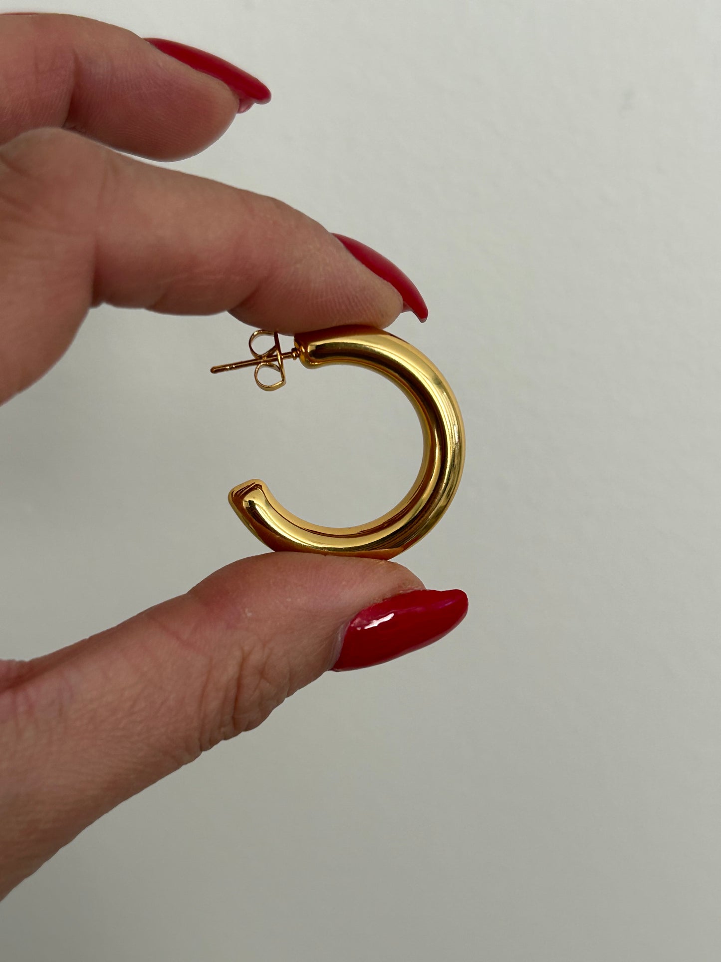 Wajiha Hoop Earrings