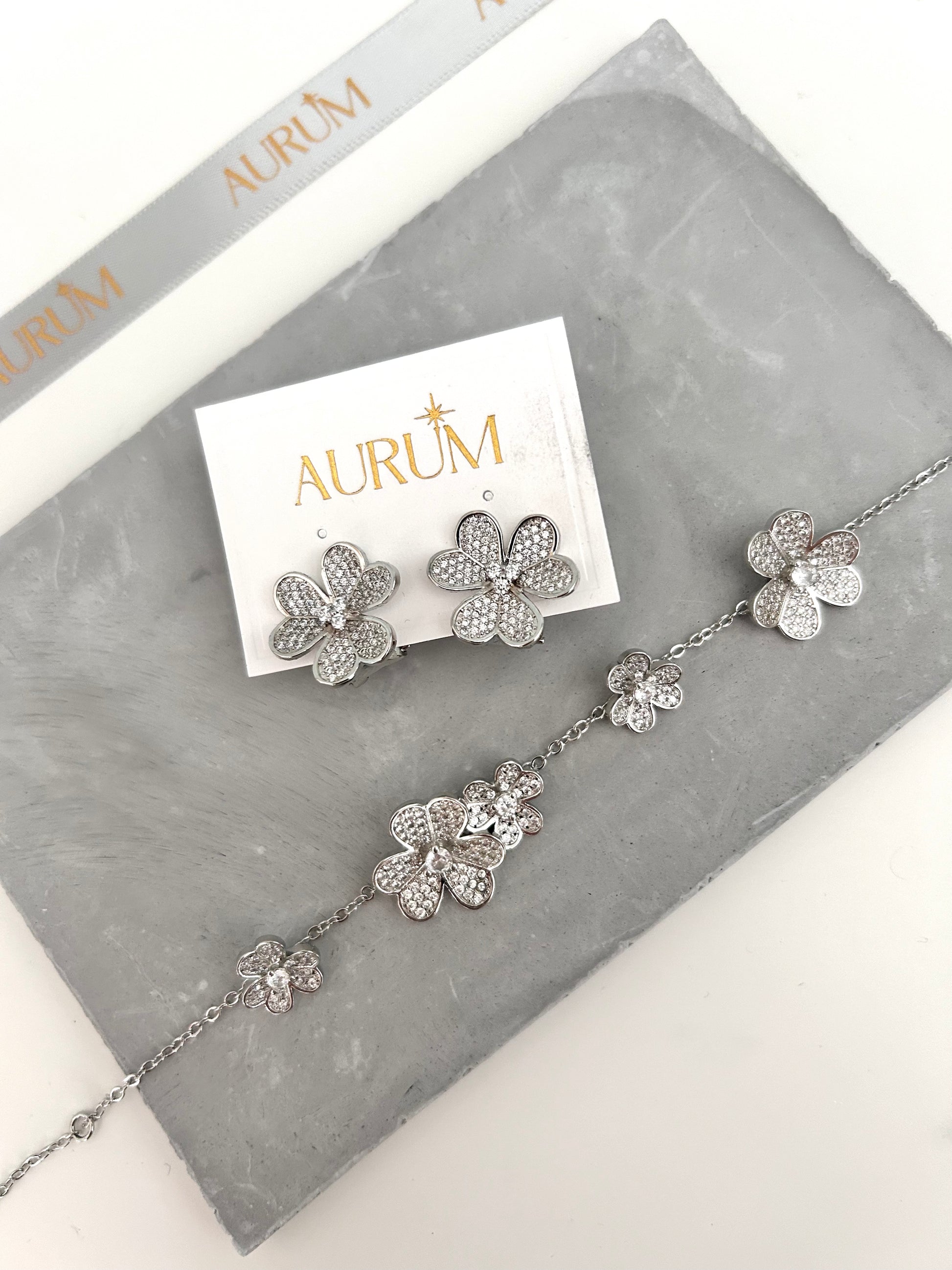 hope three leaf sparkle clover bracelet aurum jewelry and accessories