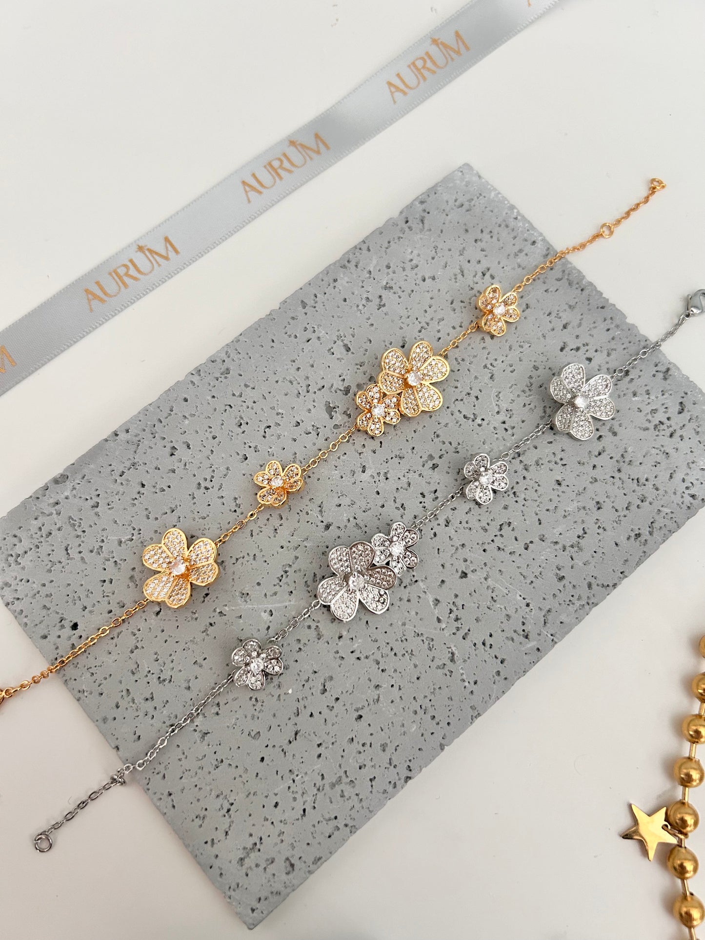 Aurum hope three leaf sparkle clover bracelet