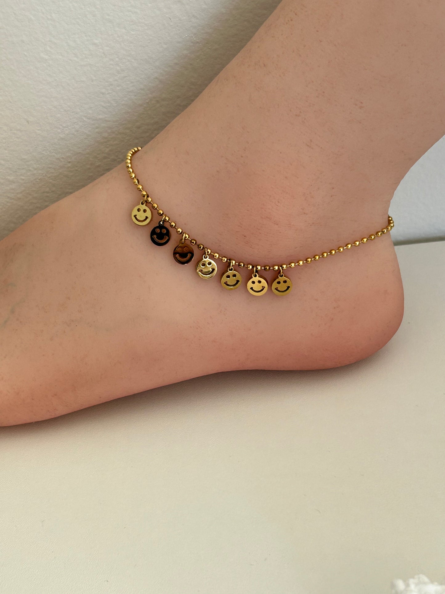 Kylie anklet • Happy face anklet