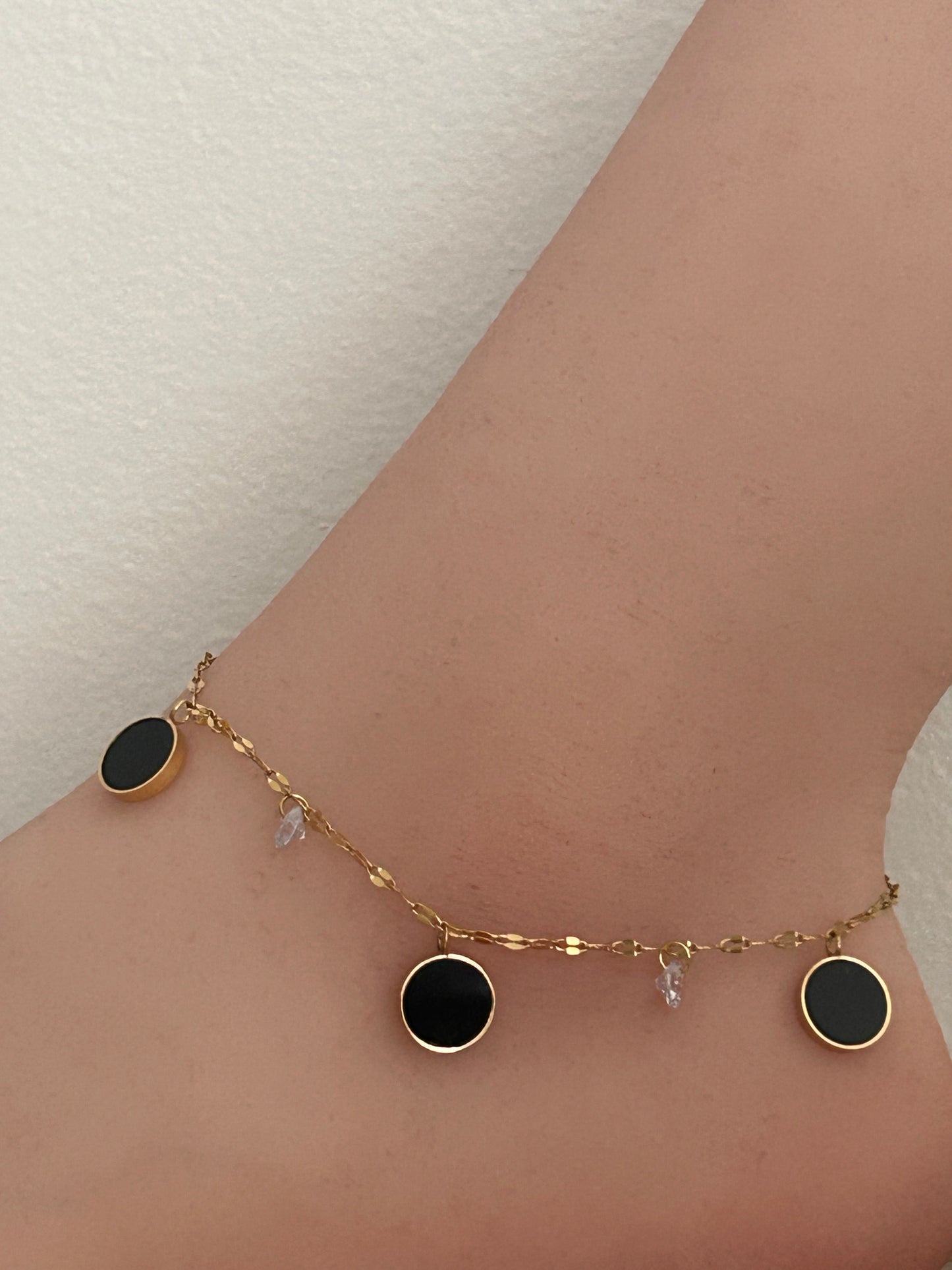 Kendra anklet • Black round charm anklet