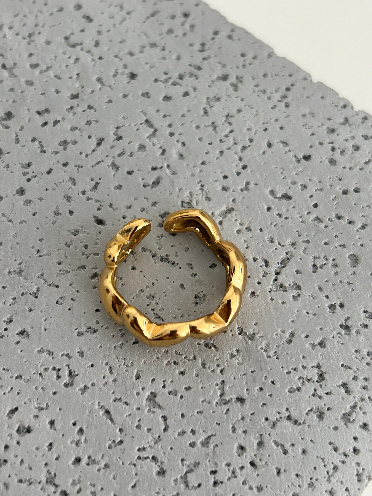 Haifah Ring • Gold heart ring