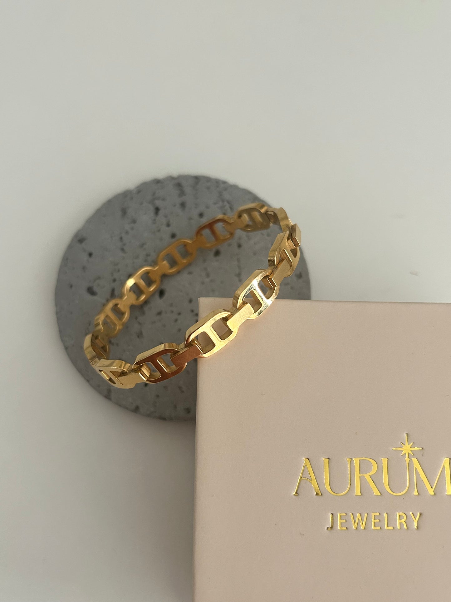 Vesna bangle • Gold Chain design bangle