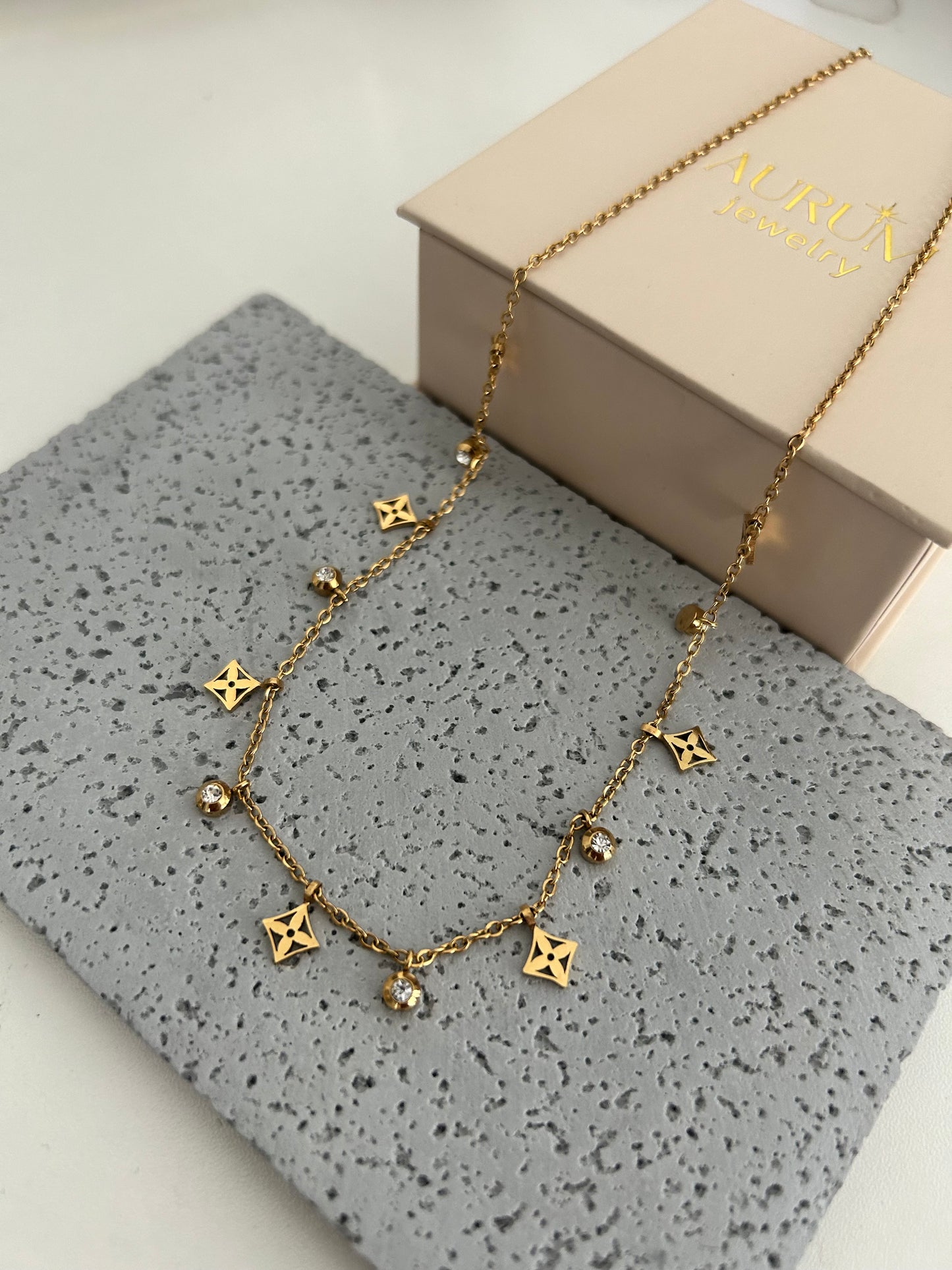 Syra necklace