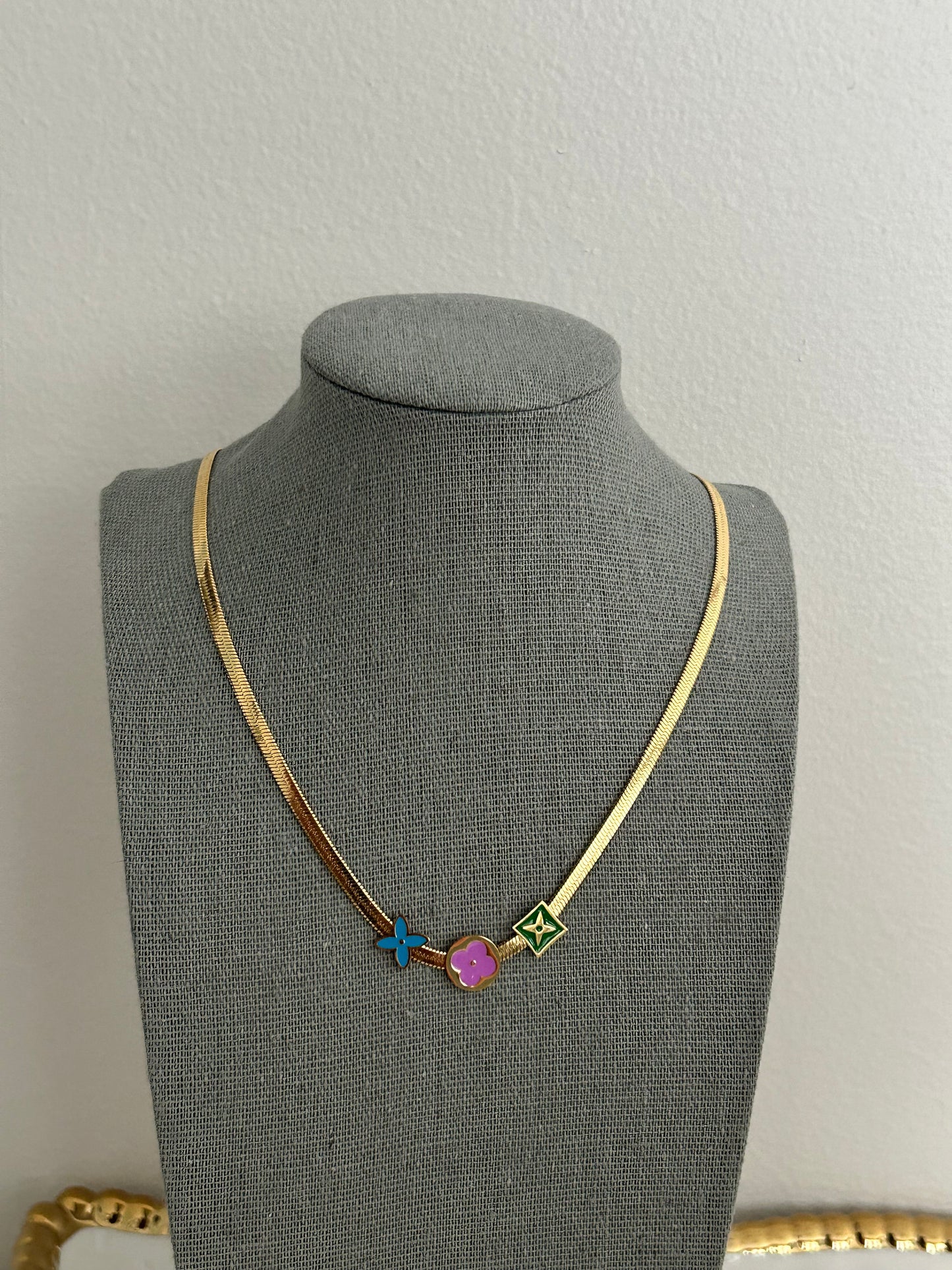 Isleym necklace • Flowers and clovers tarnish free gold necklace