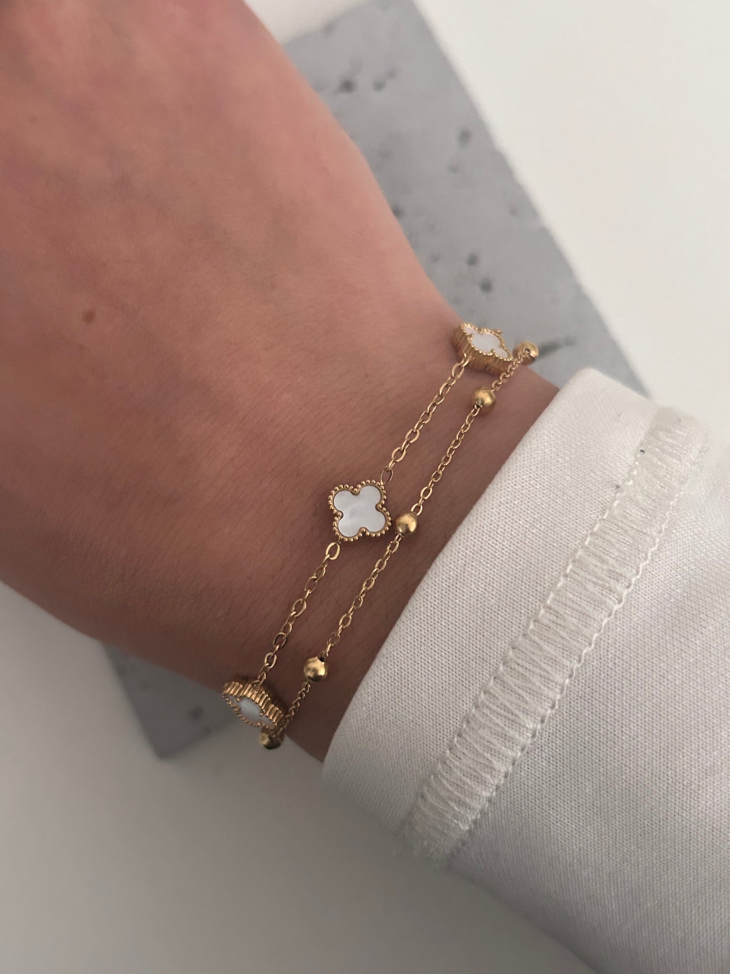 Sidra bracelet - Double layer Four-leaf Gold dainty clover bracelet