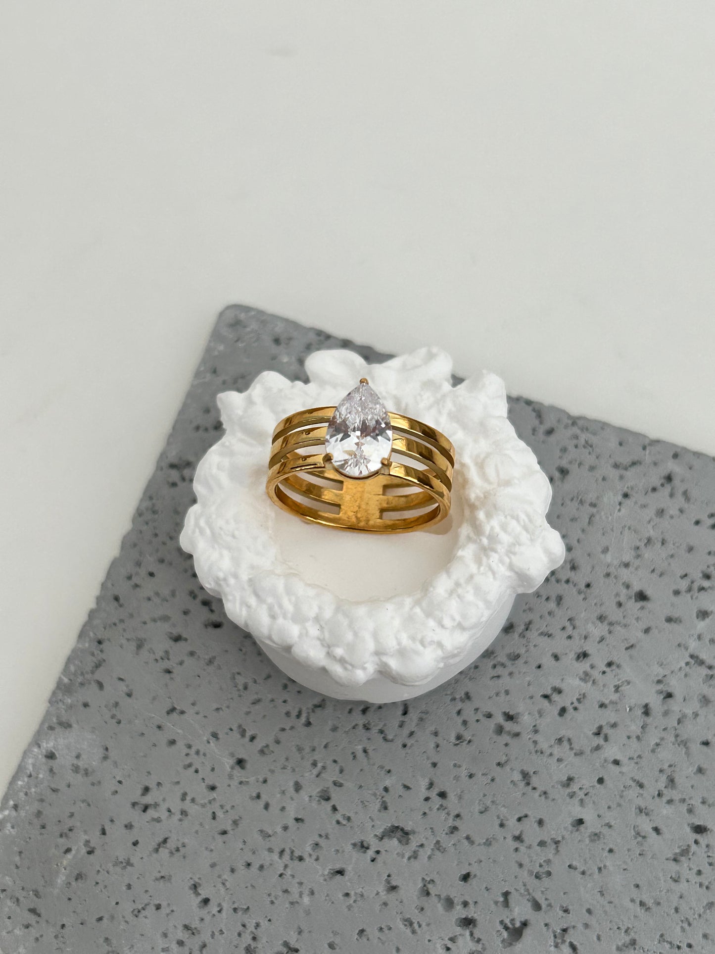 Jayla Ring • Gold chunky ring with pear cut stone