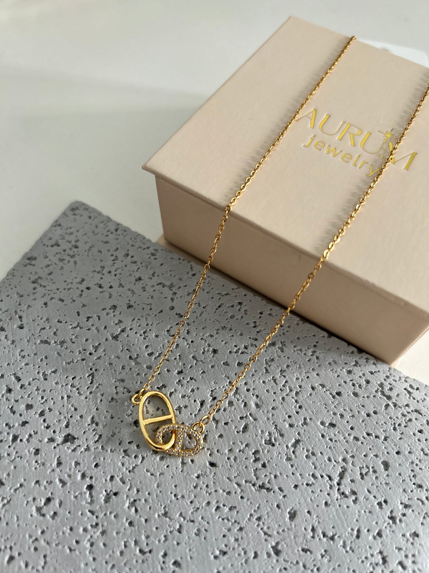 Rida necklace • Link necklace