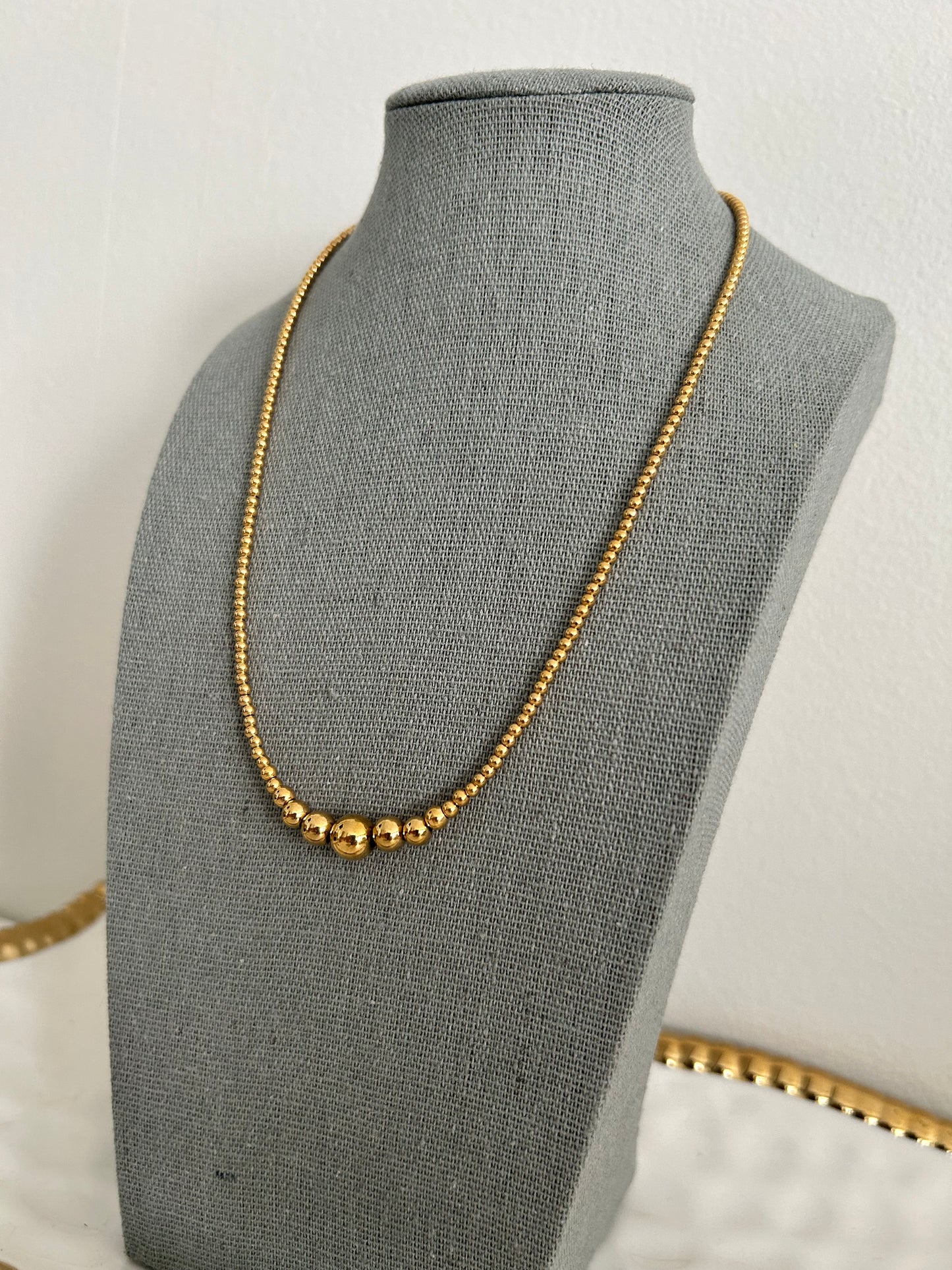 Iris necklace • Beaded Gold Necklace