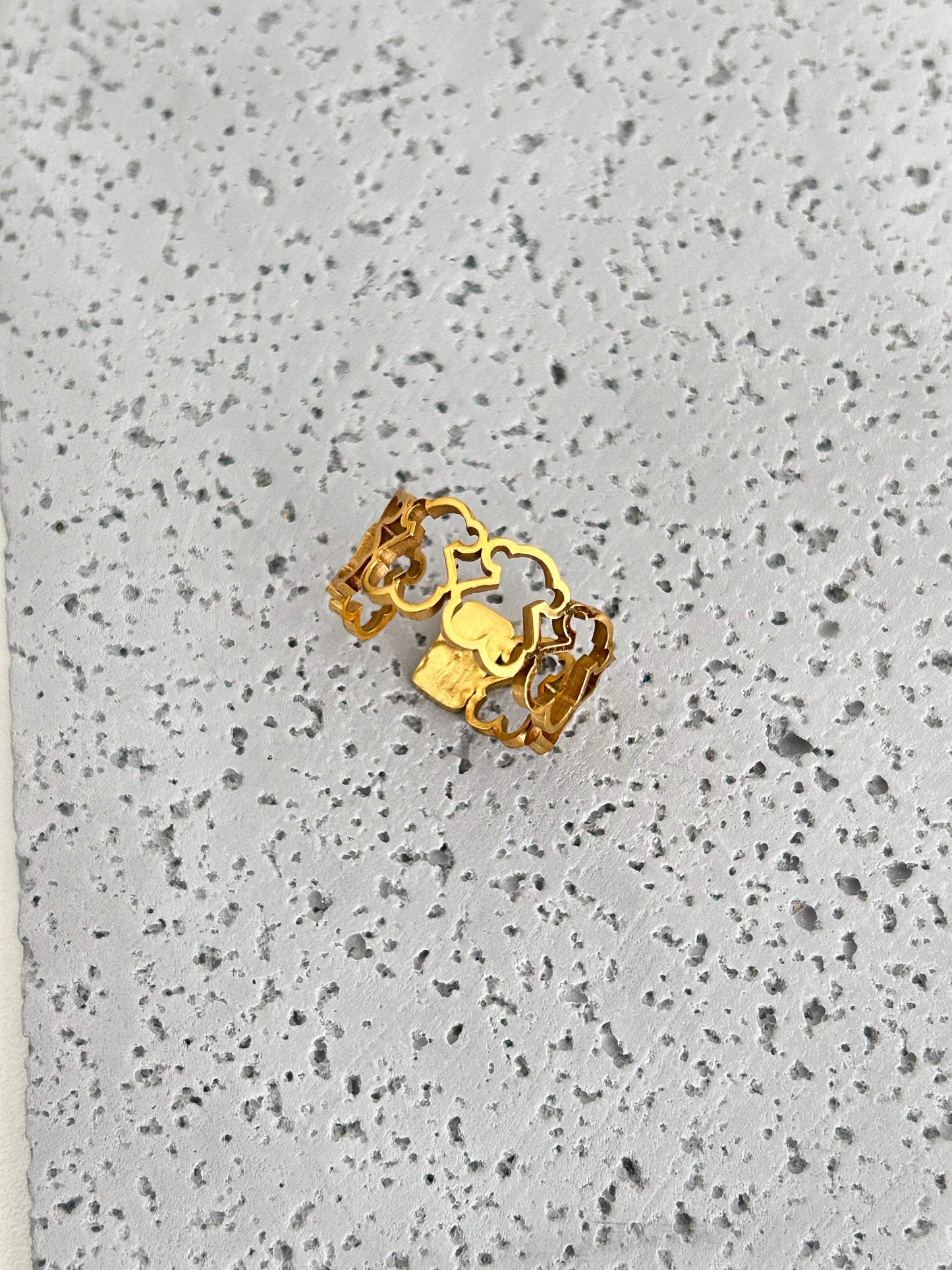 Winnie adjustable teddy bear ring