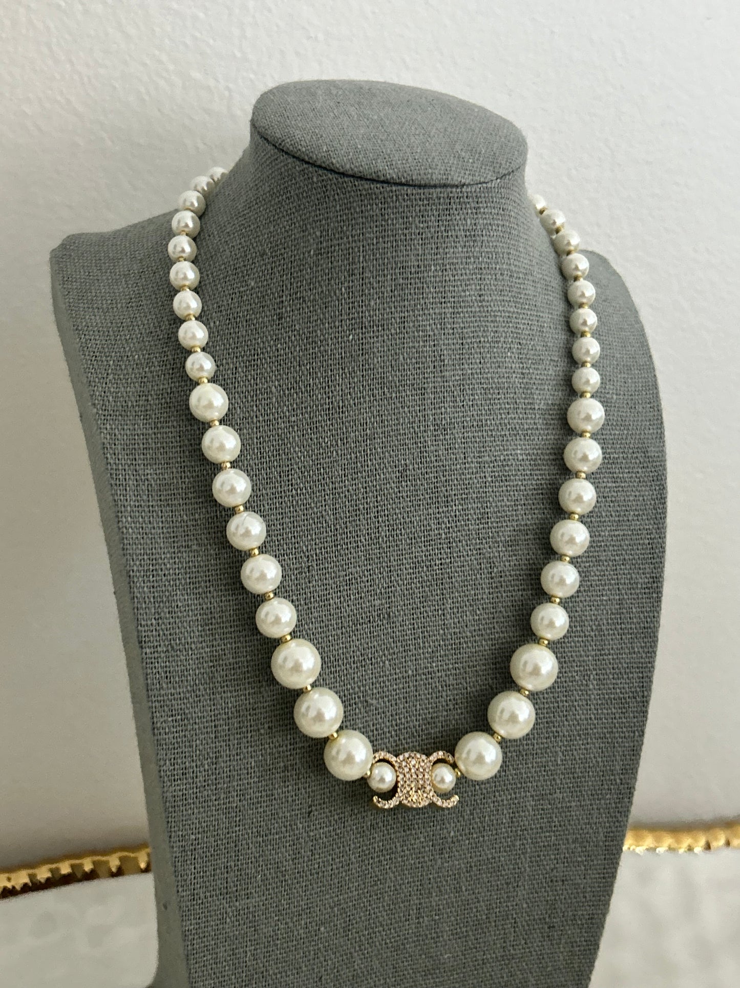 Afifa Necklace • Pearl Necklace