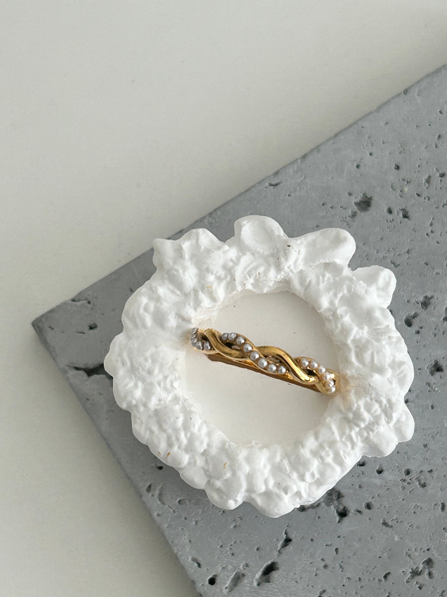 Larissa Ring • Pearl gold ring