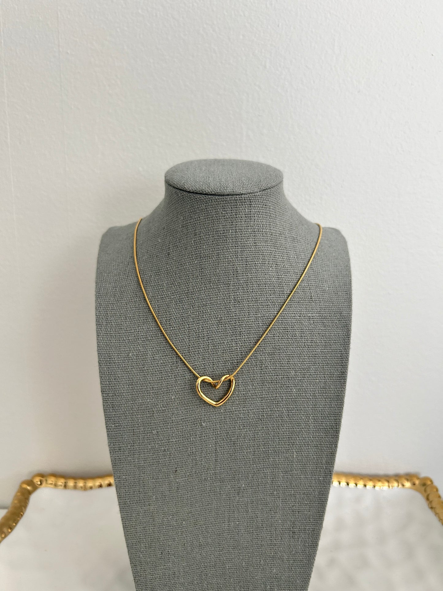 Sama Necklace • Heart necklace