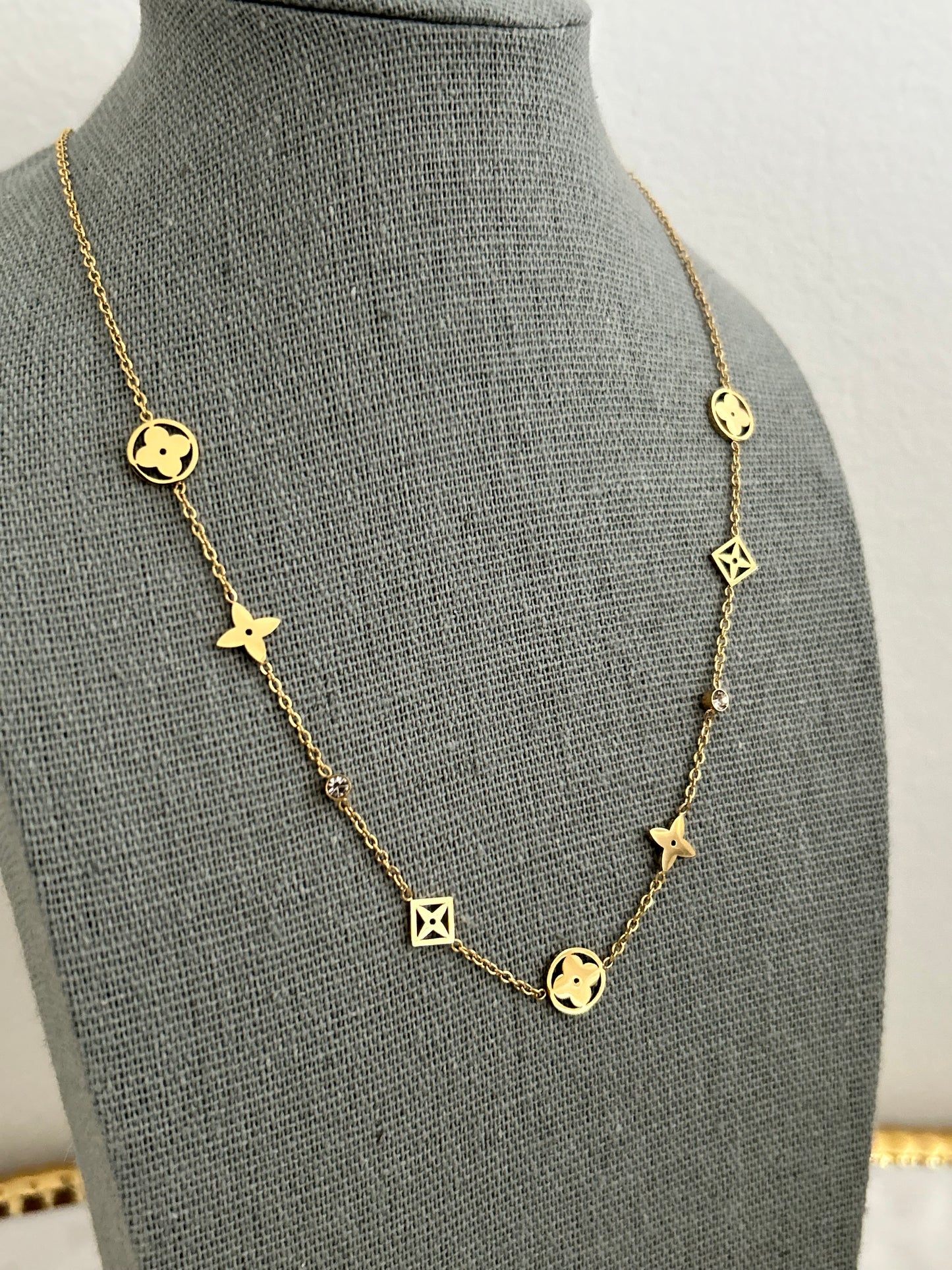 Roha necklace