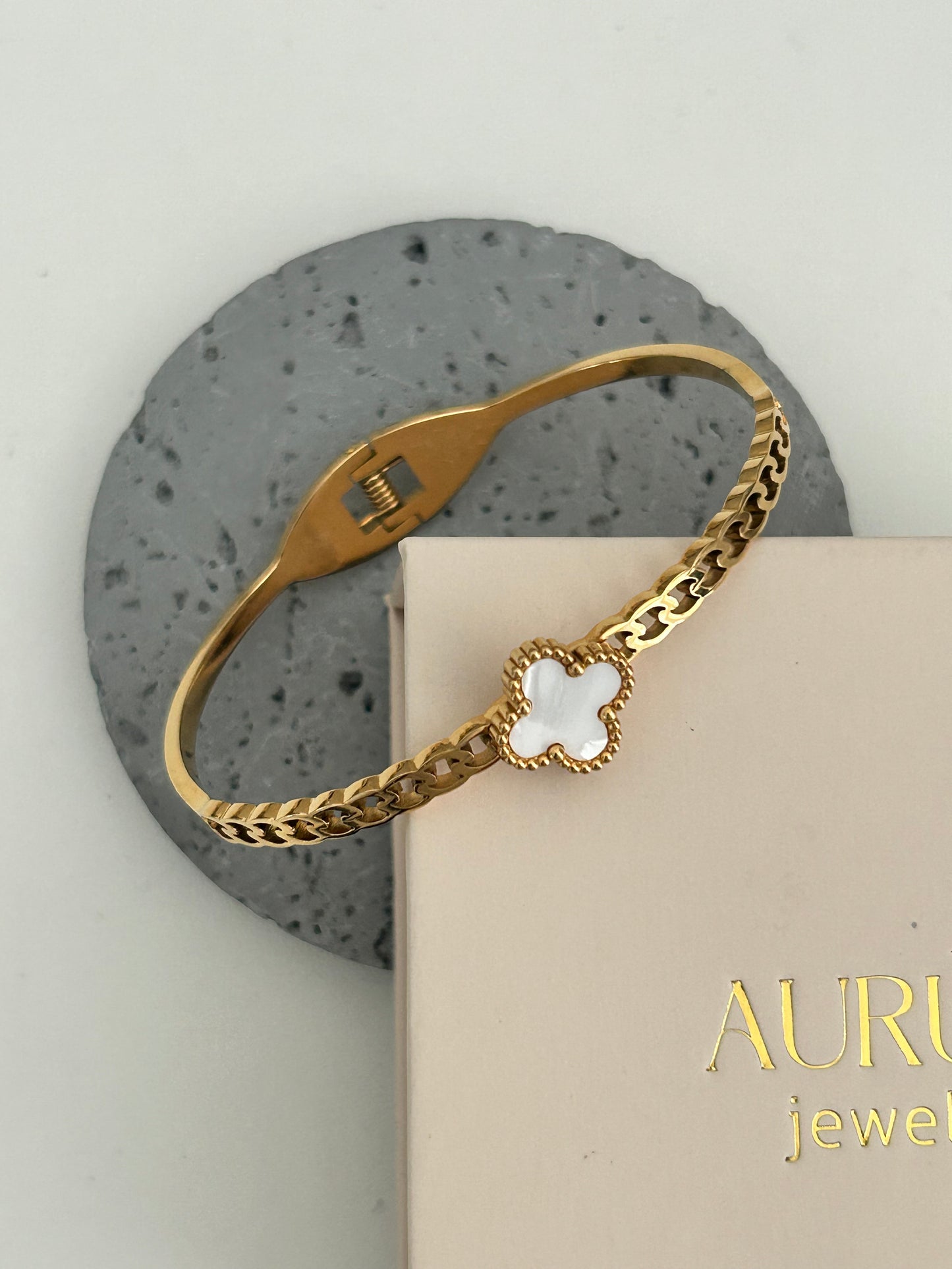 Sofia bangle • Clover bangle