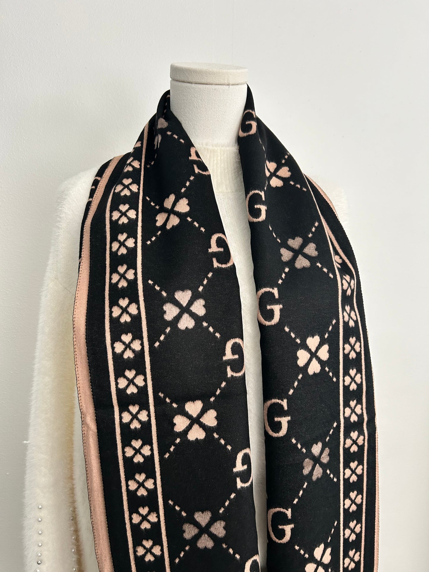 Cashmere feel shawl with clover prints