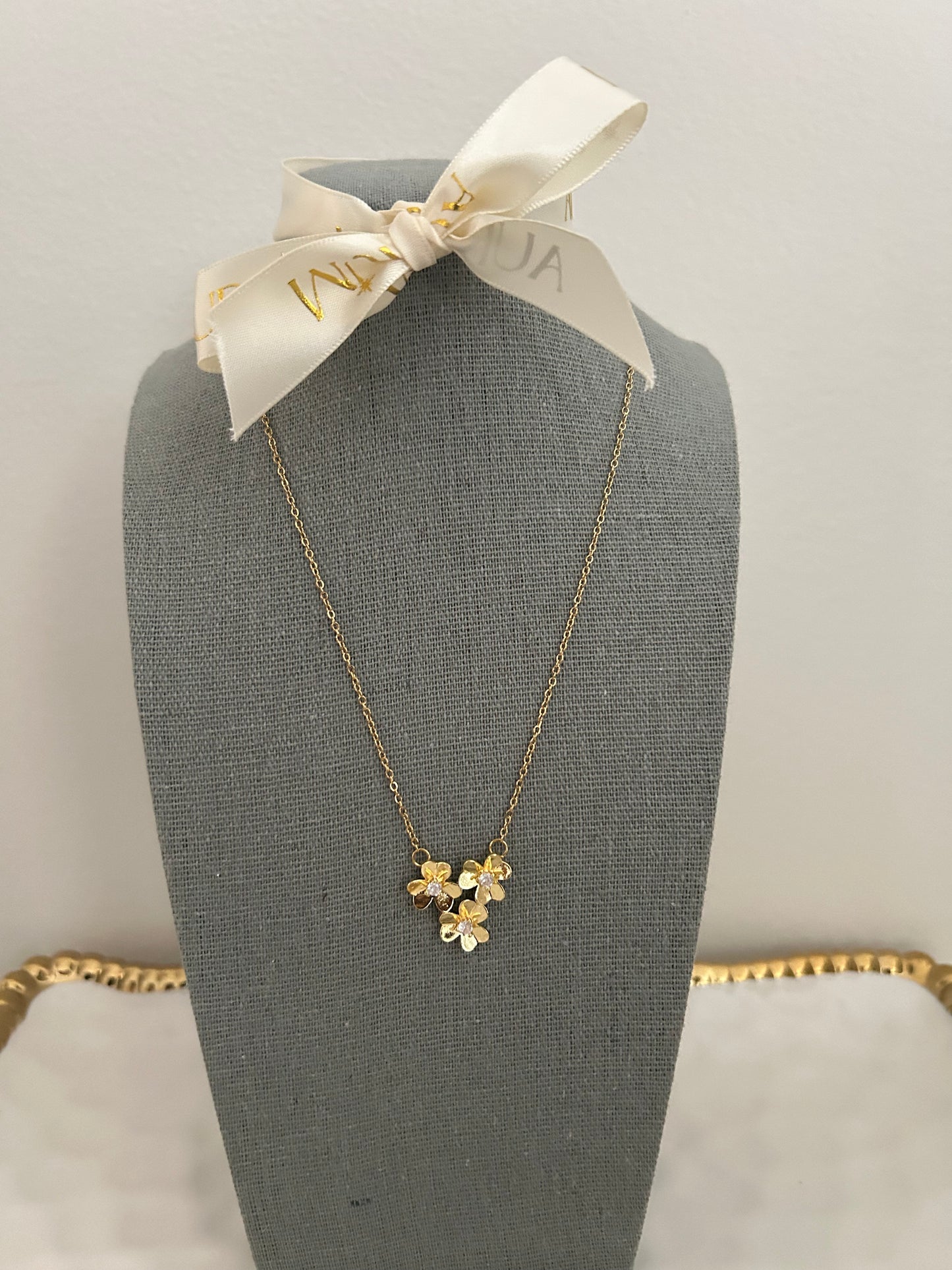 Ines necklace • Three Clovers Necklace