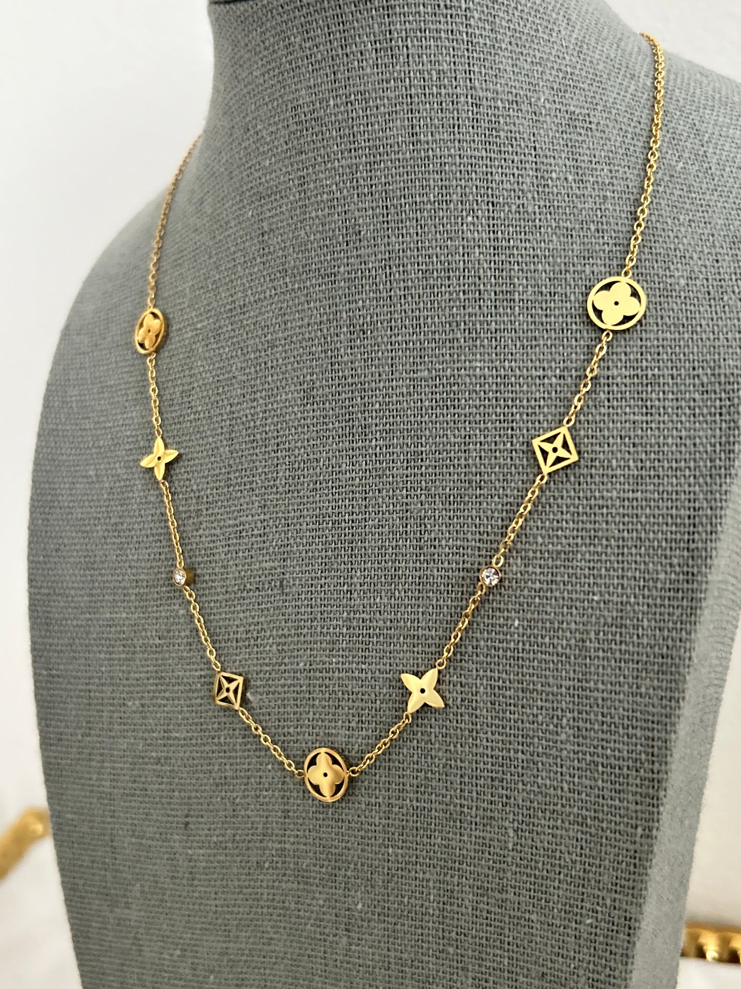 Roha necklace