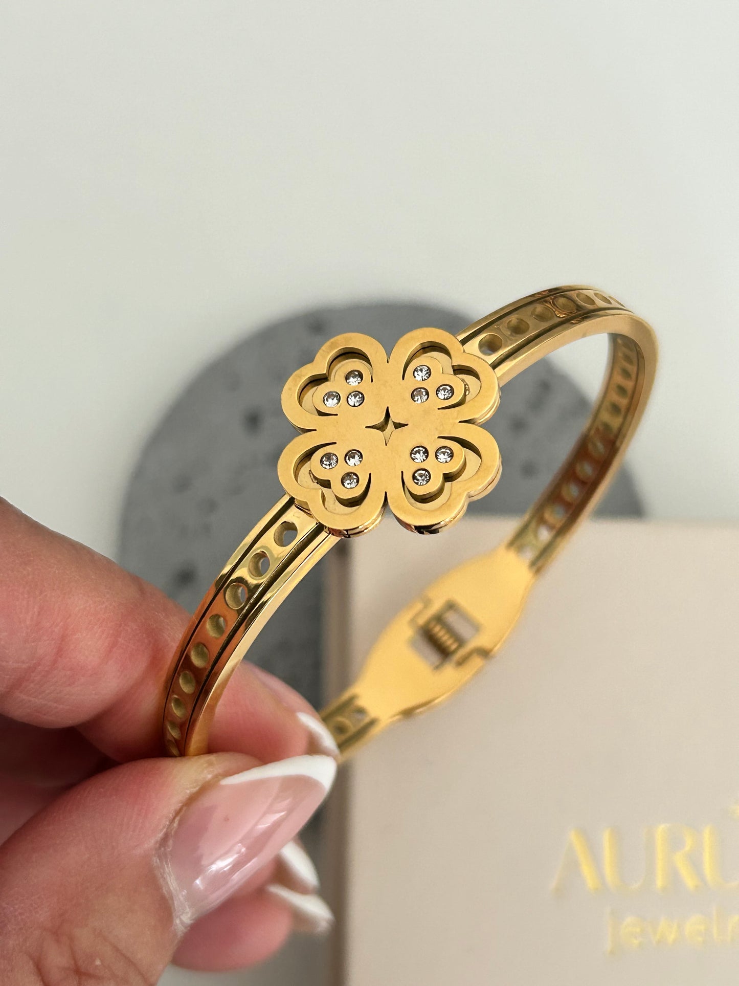 Faiqa bangle • Clover Bangle