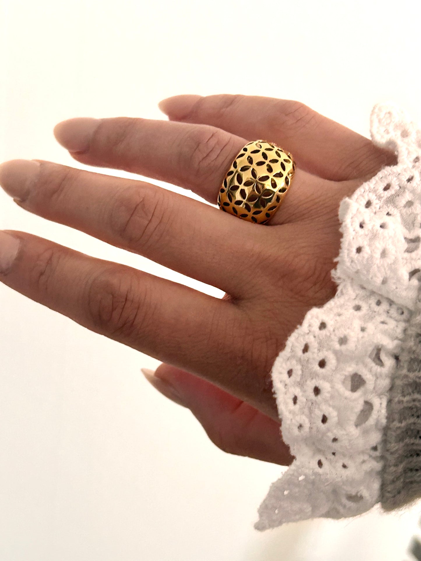 Rijaa Ring • Gold chunky ring