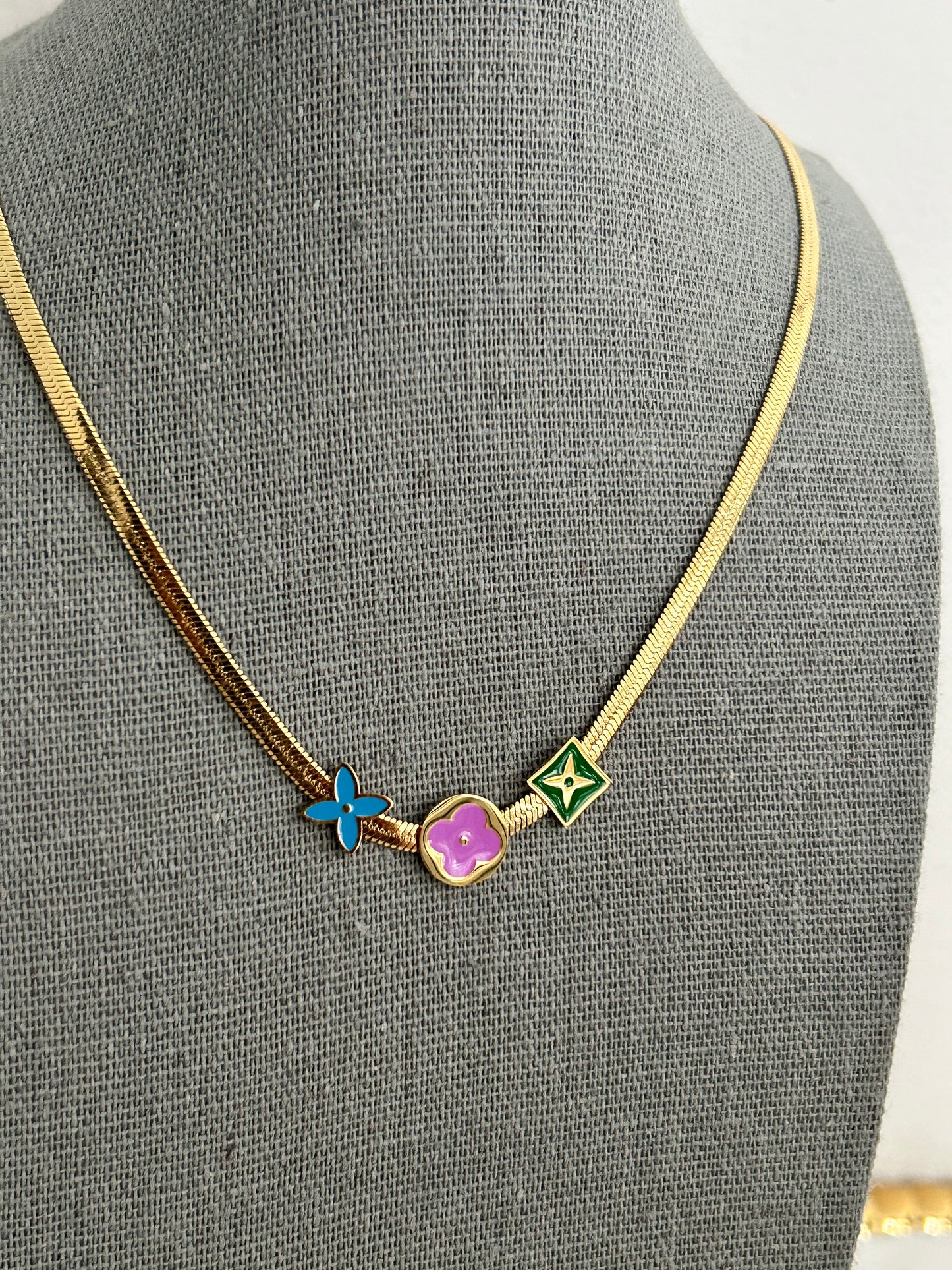 Isleym necklace • Flowers and clovers tarnish free gold necklace